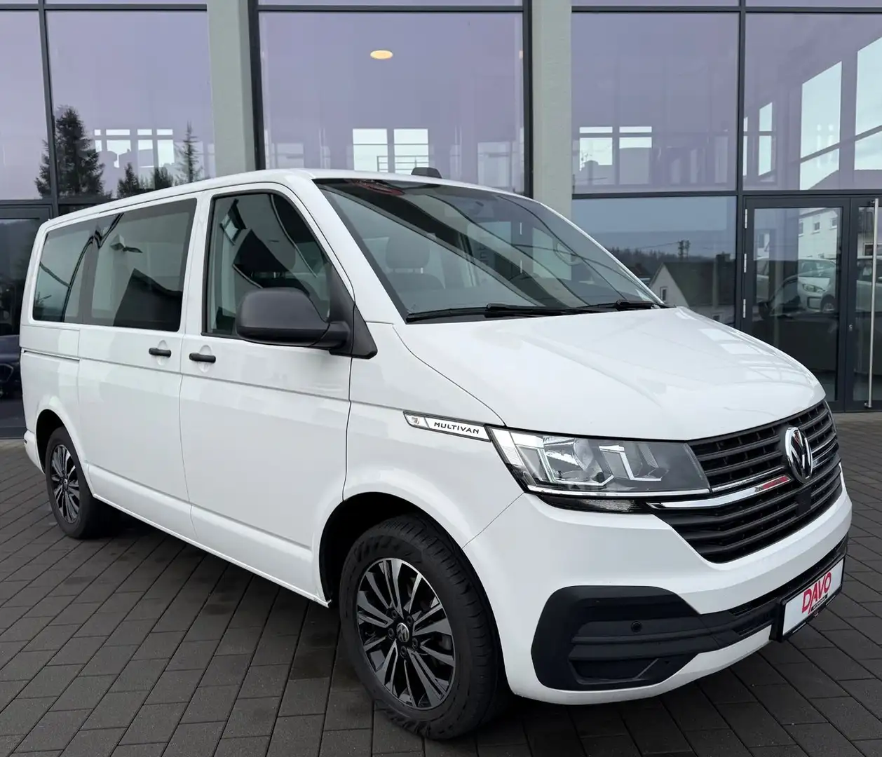 Volkswagen T6 Multivan T6.1 Multivan 2.0 TDI Family FWD 5-Sitzer/AHK/AC Weiß - 2