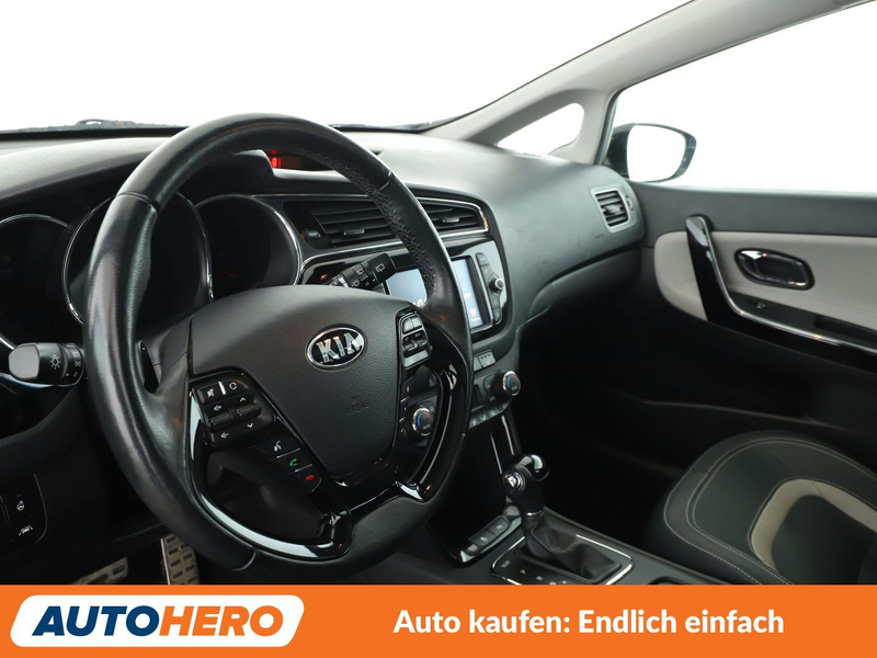 Kia Ceed / cee'd 1.6 GDI Platinum Edition Aut.*PANO*NAVI*TEMPO* — photo 11