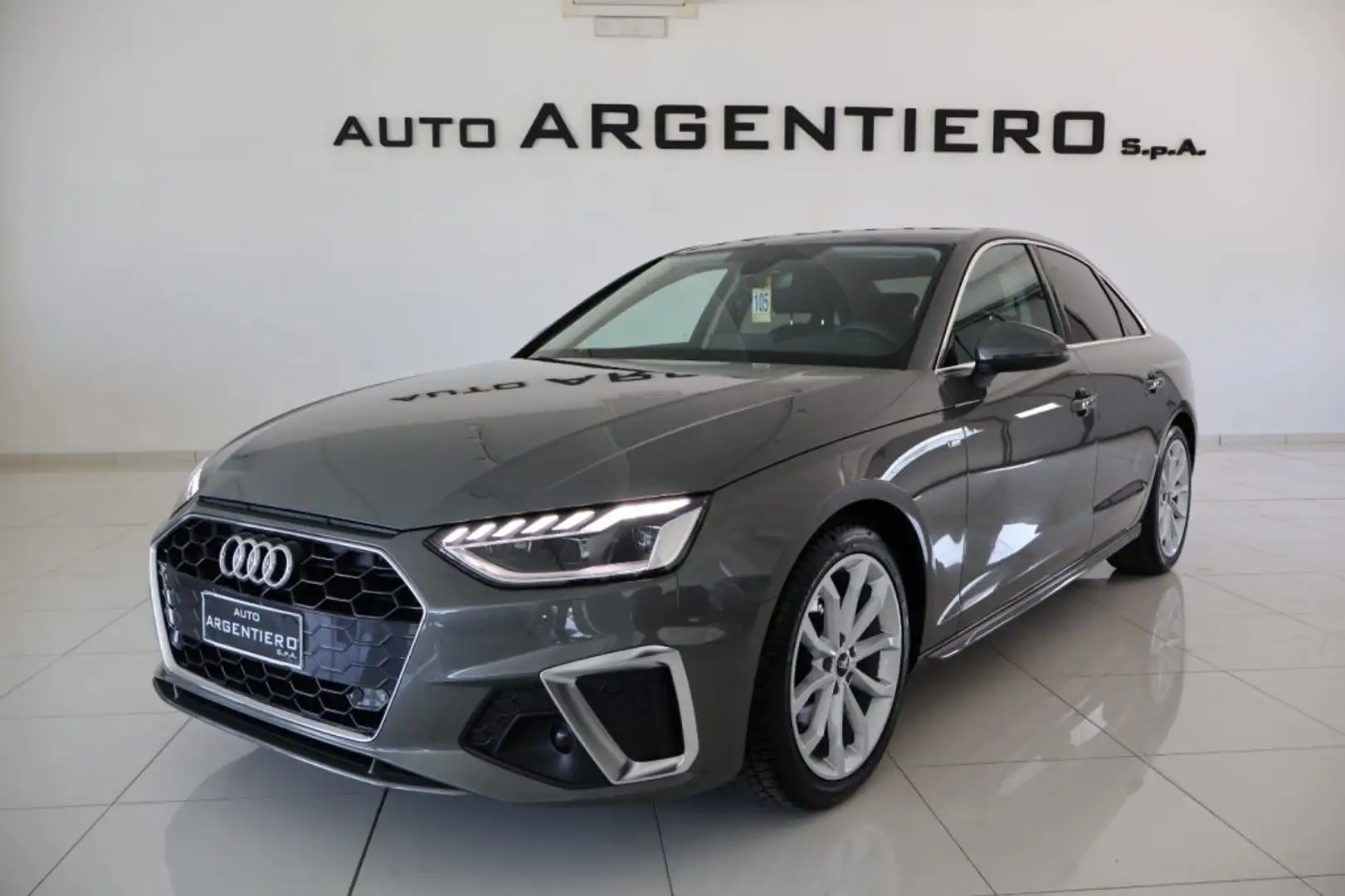 Audi A4 30 TDI/136 CV S tronic S line edition Grigio - 1