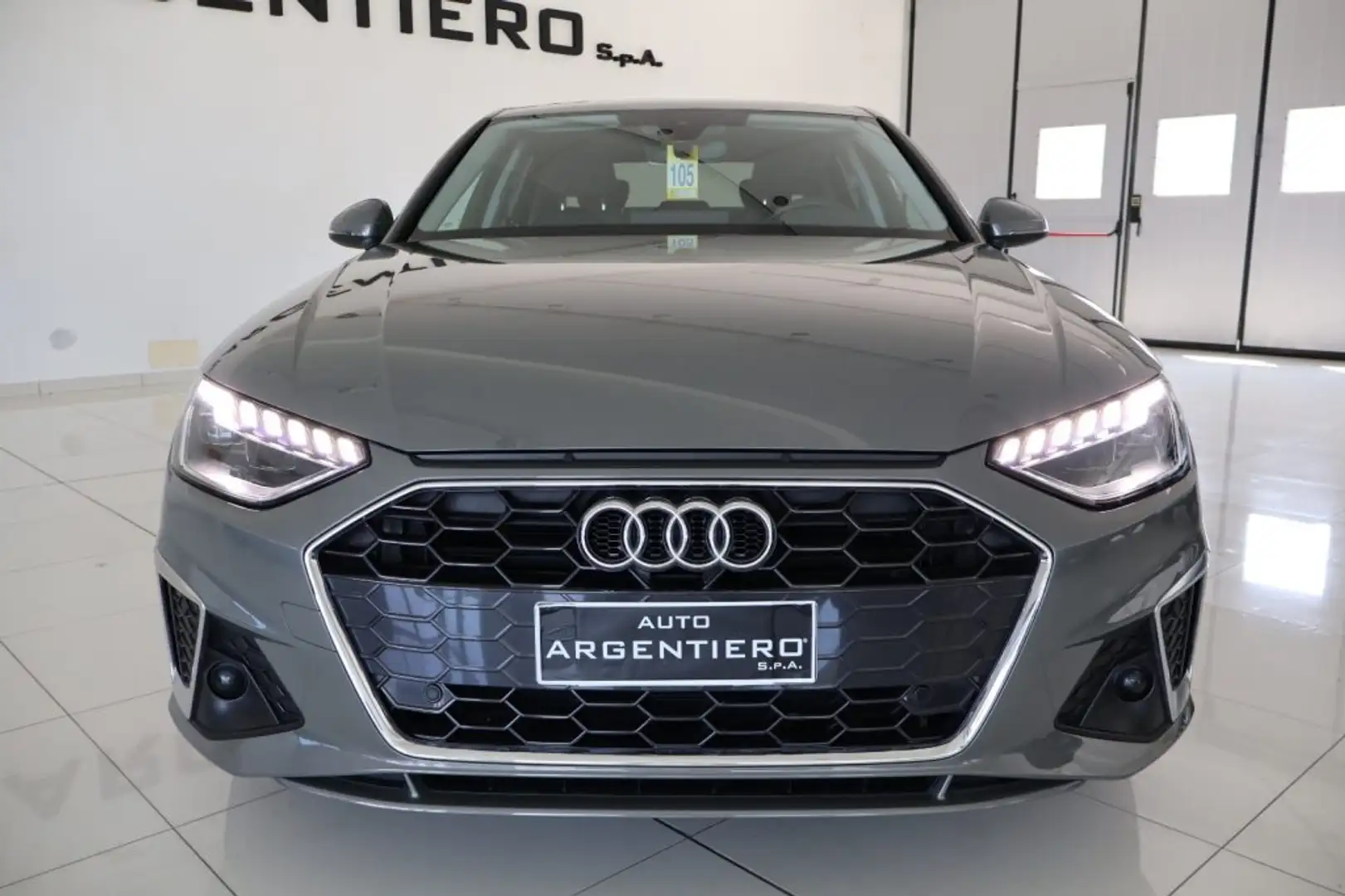 Audi A4 30 TDI/136 CV S tronic S line edition Grigio - 2