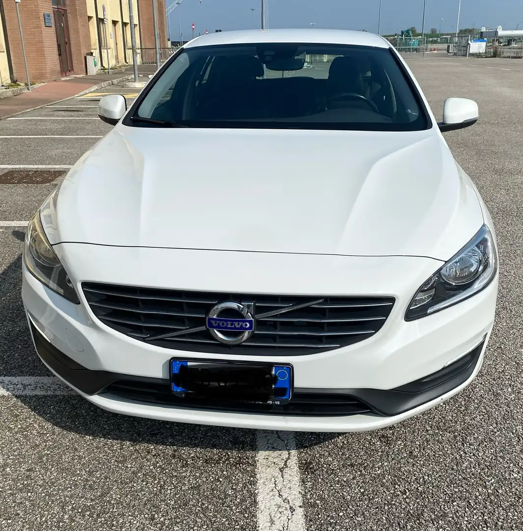 Volvo V60 V60 2.0 d4 Momentum 181cv geartronic Blanc - 1