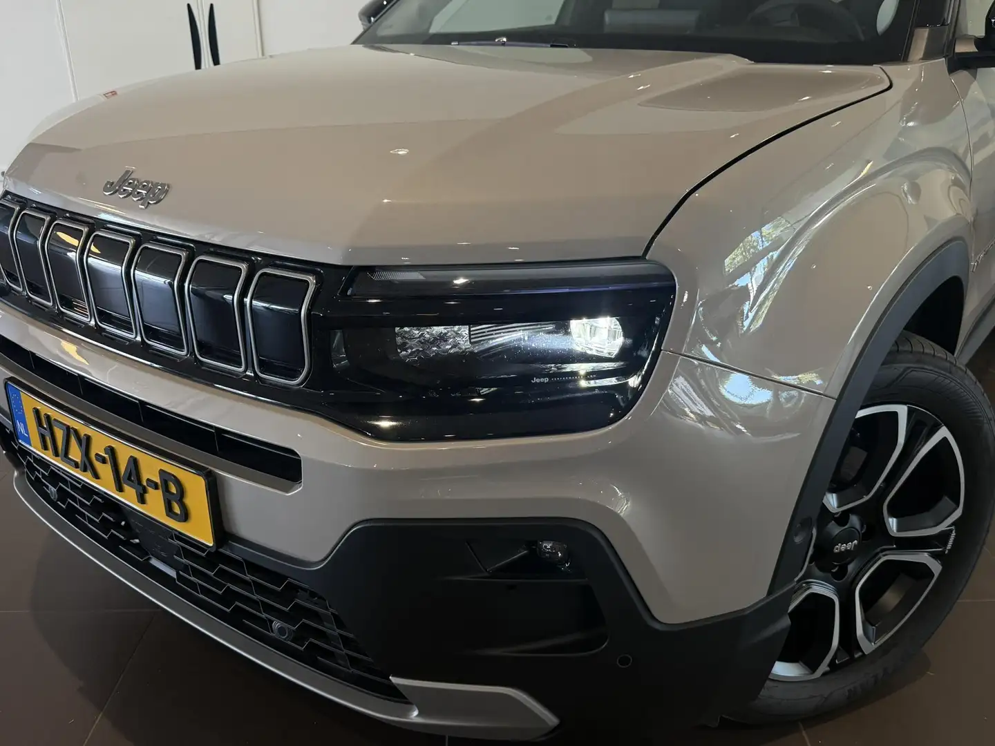 Jeep Avenger Summit EV 54kWh 156pk | PANO | LEDER | STOELVERW. Grijs - 2