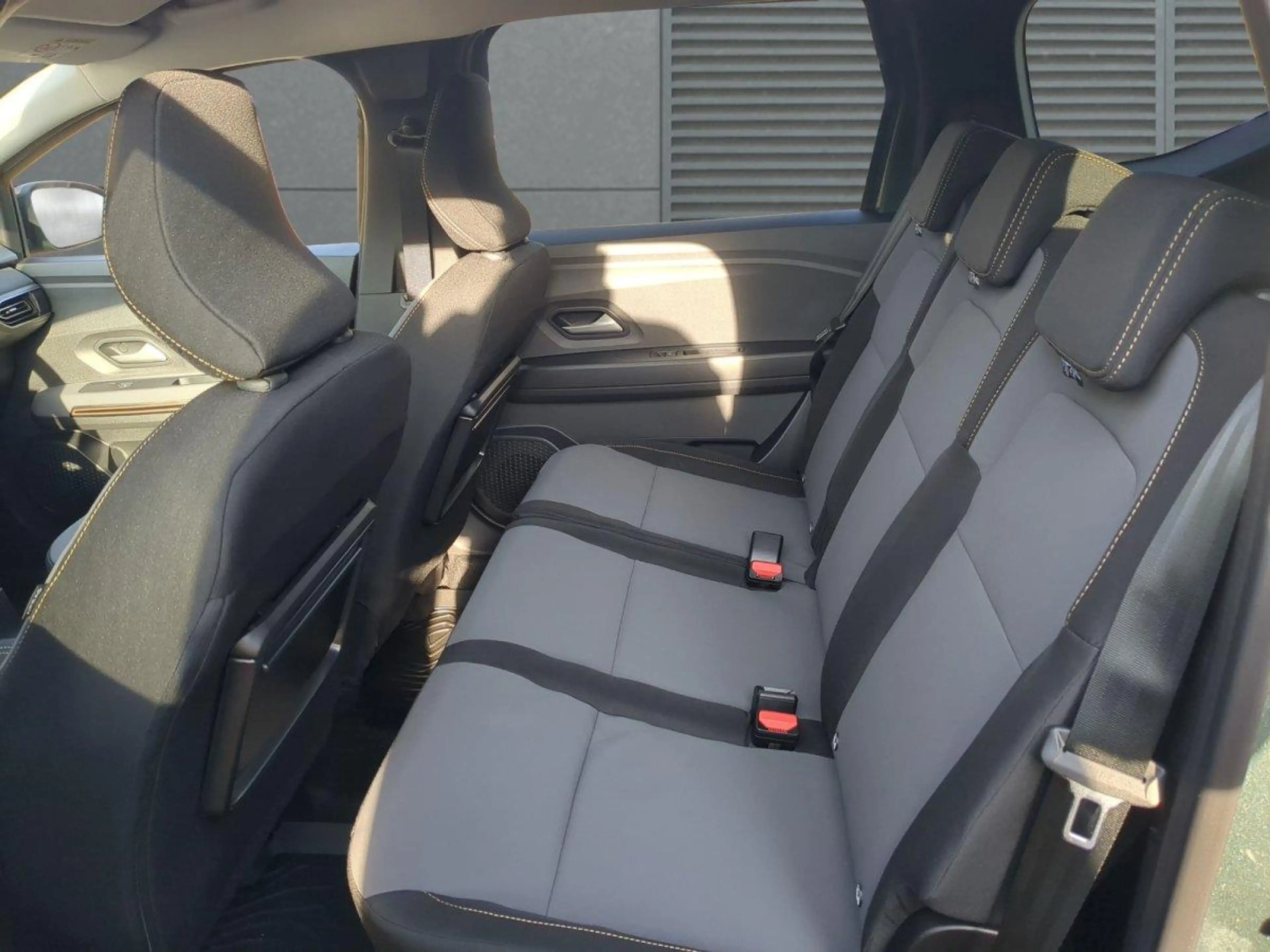 Dacia Jogger Extreme+ 7-Sitzer+SHZ+RFK+PDC Full-Hybrid 140 1... — photo 6
