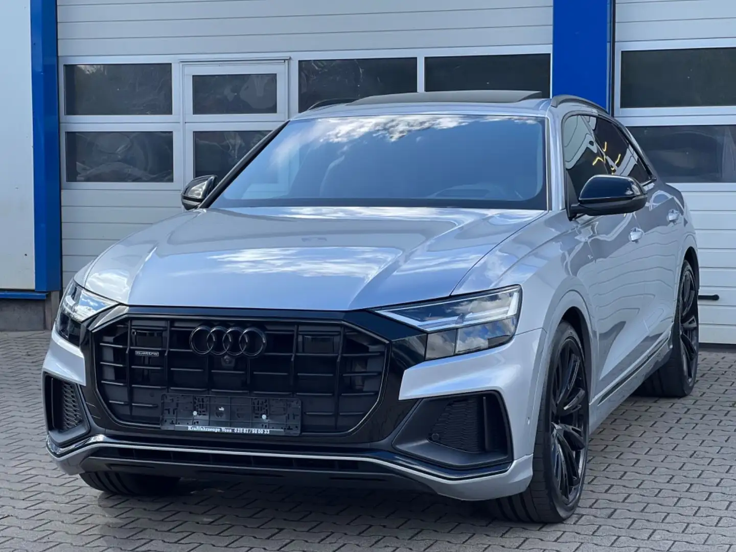 Audi Q8 50 TDI quattro "S-SITZE/ALLRADLE/B&O/LUFT/23" Argent - 2
