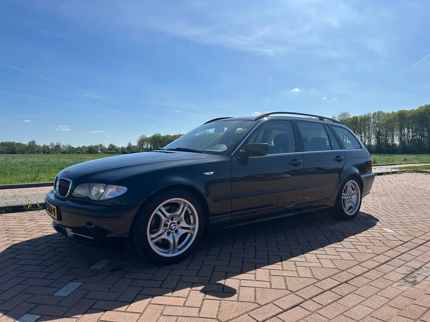BMW 330 330 330i Zwart - 1