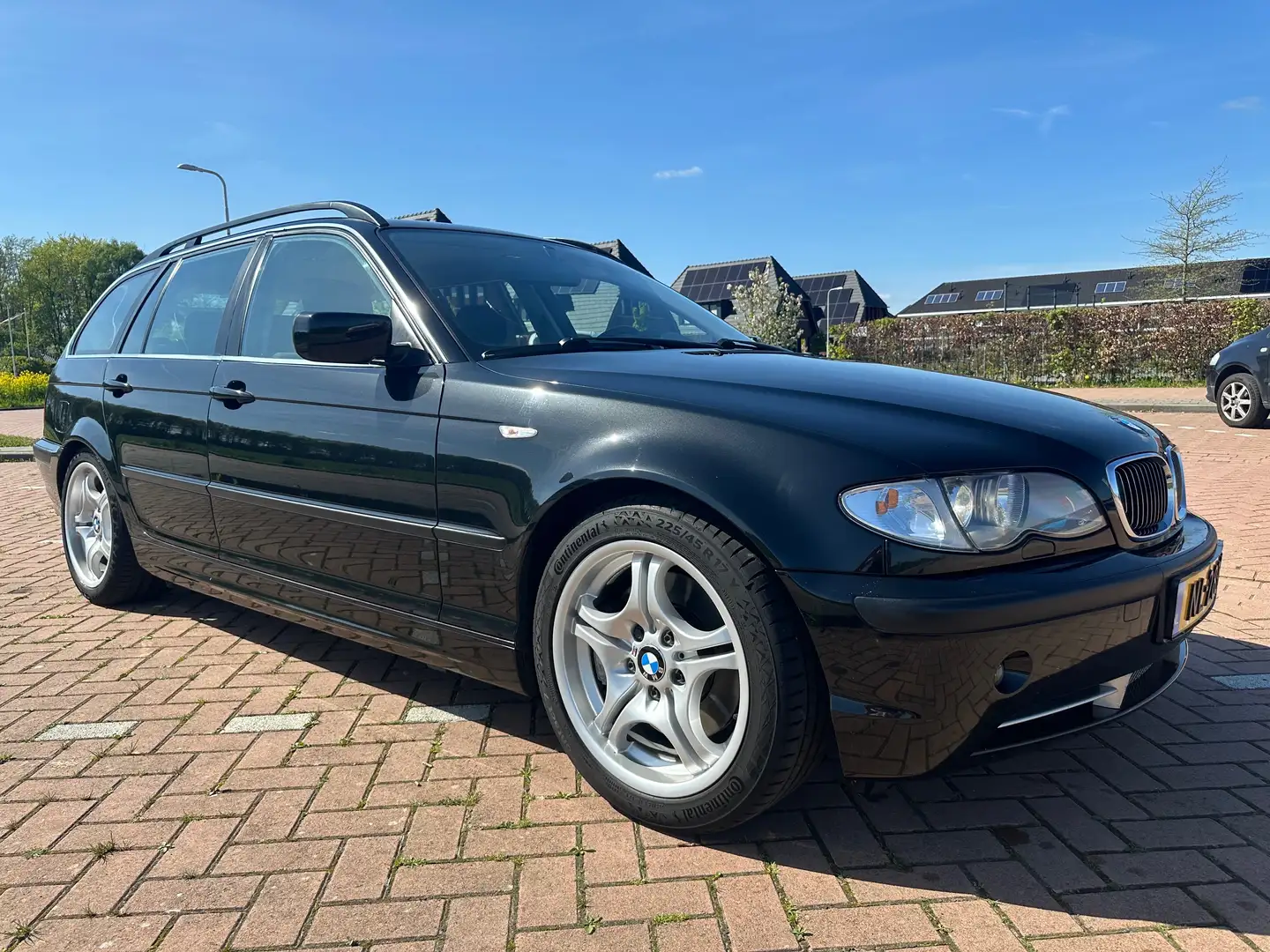 BMW 330 330 330i Zwart - 2