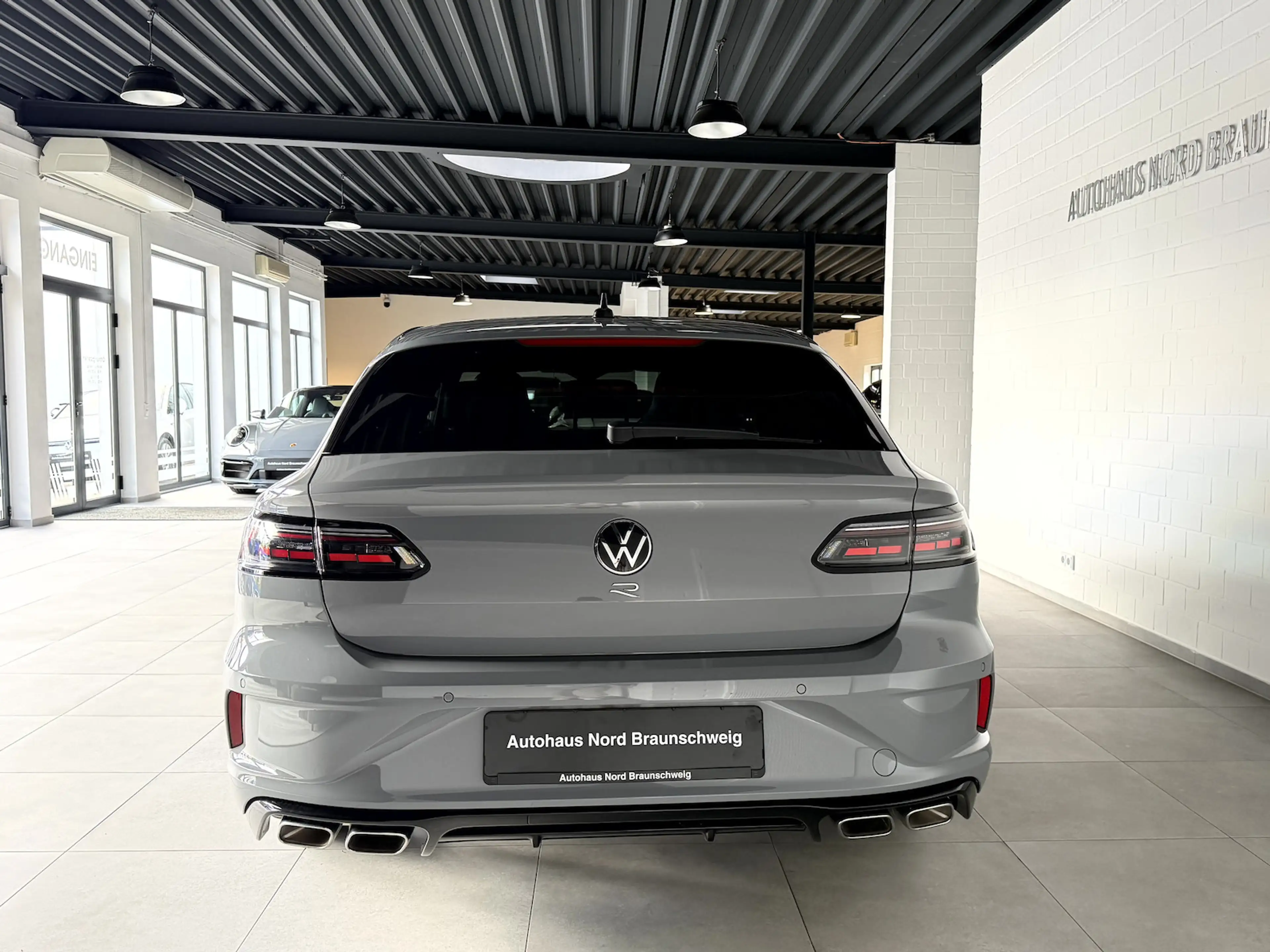 Volkswagen Arteon Shooting Brake R 2.0 TSI*IQ*Pano*HUD*AHK* — photo 6