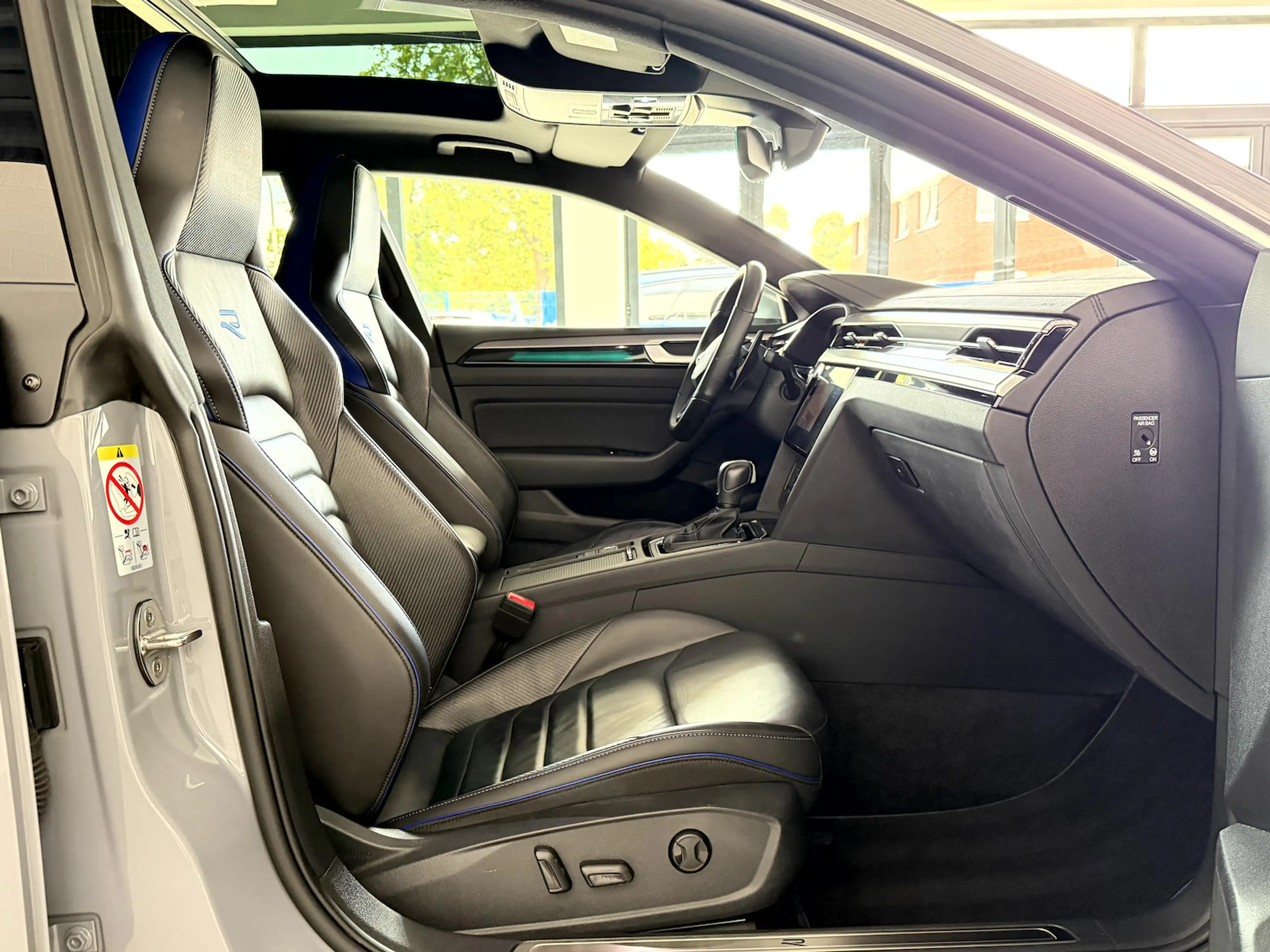 Volkswagen Arteon Shooting Brake R 2.0 TSI*IQ*Pano*HUD*AHK* — photo 11