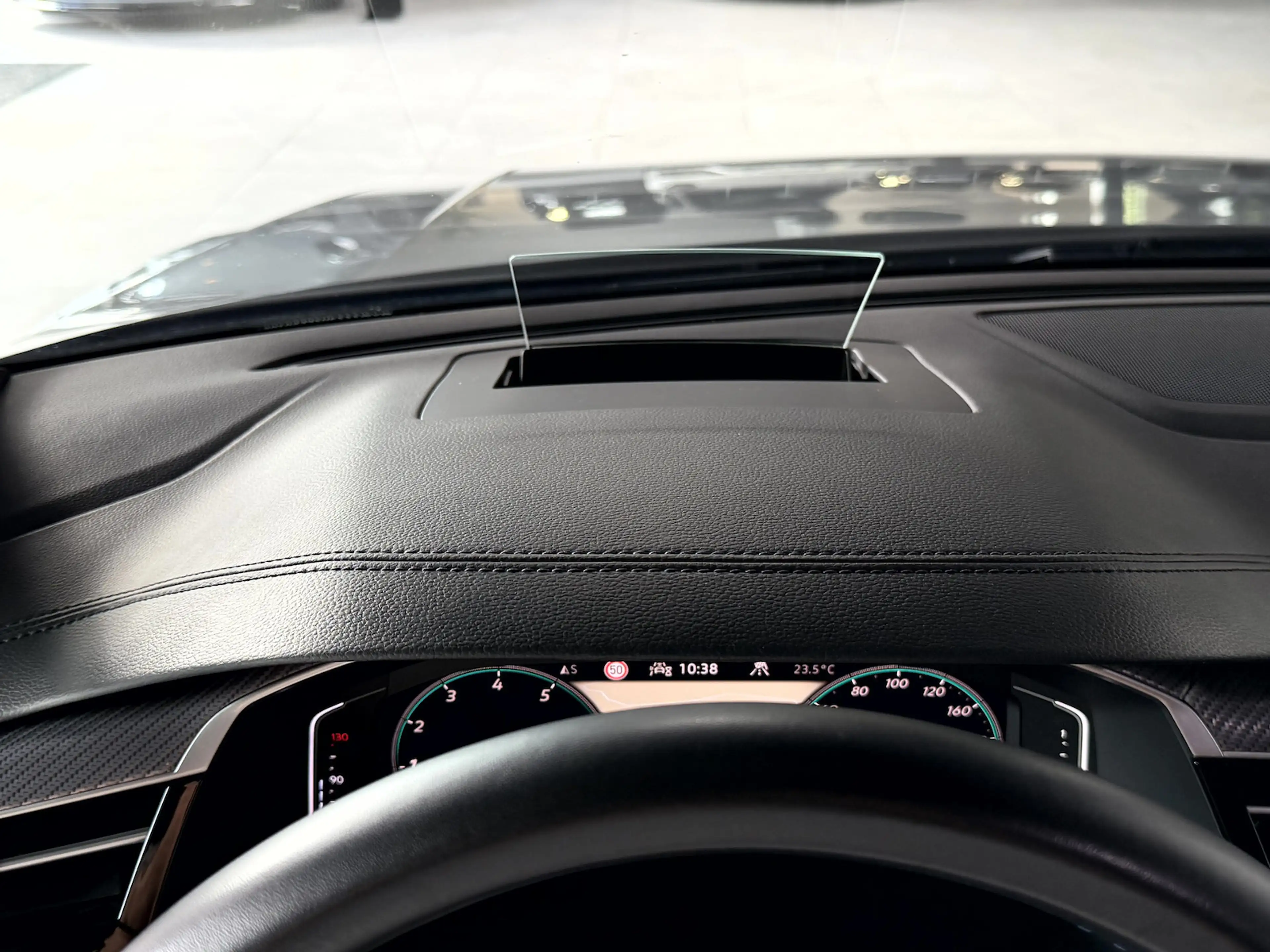 Volkswagen Arteon Shooting Brake R 2.0 TSI*IQ*Pano*HUD*AHK* — photo 15