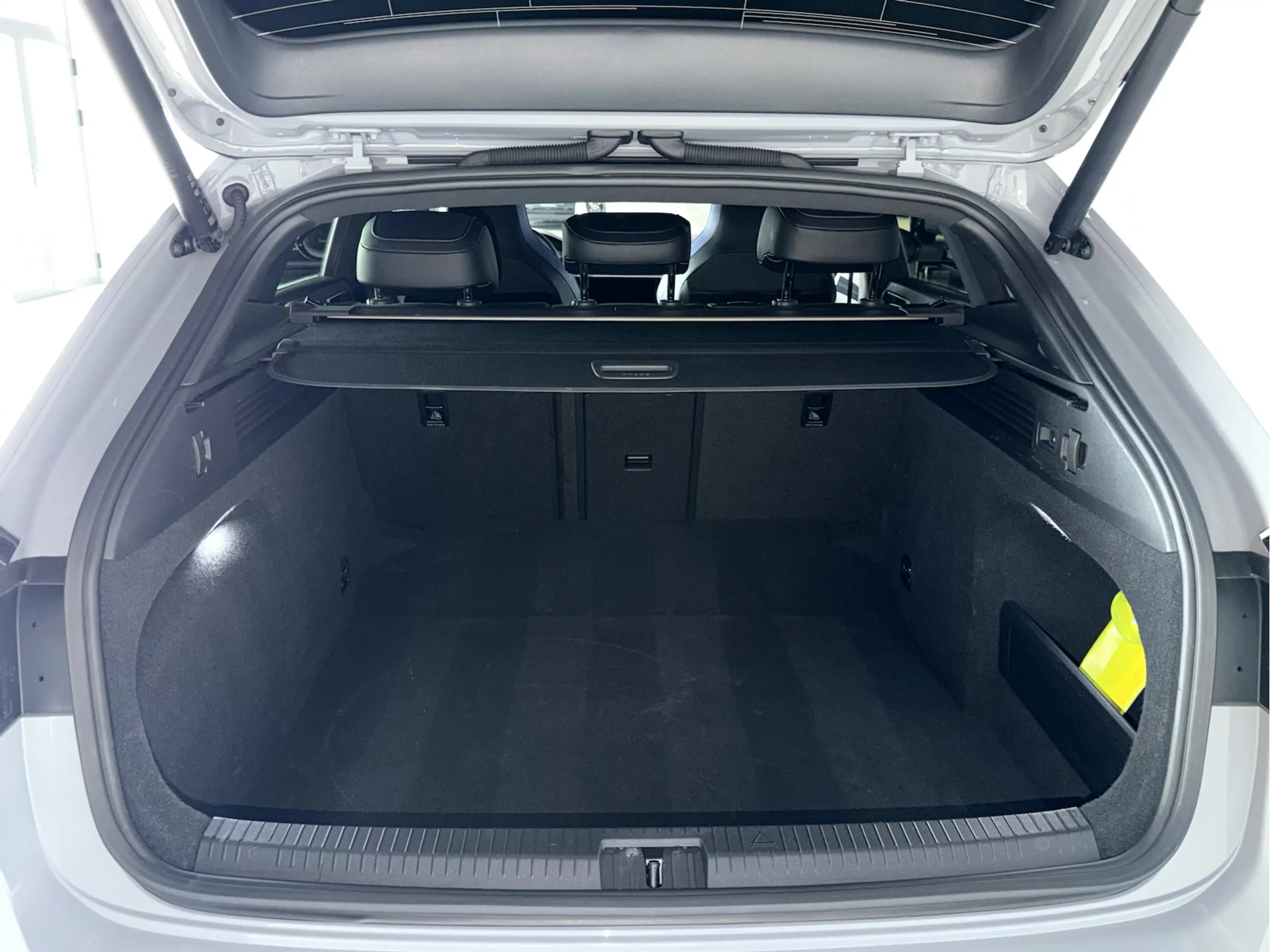 Volkswagen Arteon Shooting Brake R 2.0 TSI*IQ*Pano*HUD*AHK* — photo 7
