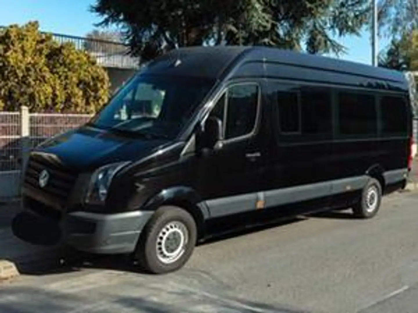 Volkswagen Crafter Crafter Combi 35 L3H2 2.0 TDI 136 Černá - 1