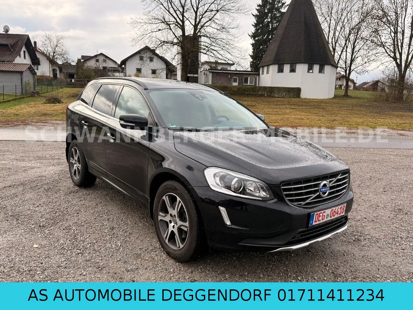 Volvo XC60 Momentum 2WD-1.HAND- Schwarz - 2