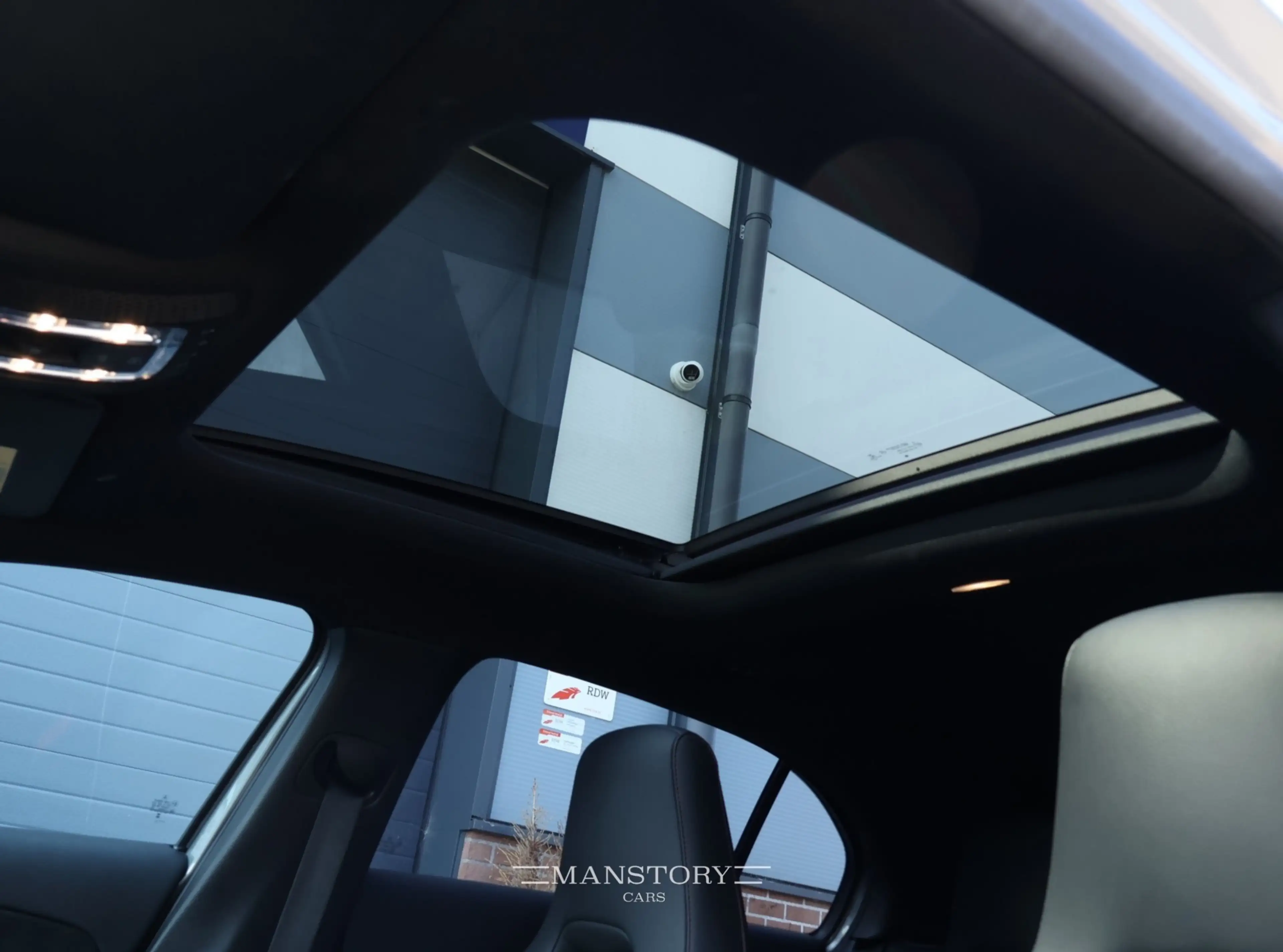 Mercedes-Benz A 220 4MATIC AMG Line — photo 4