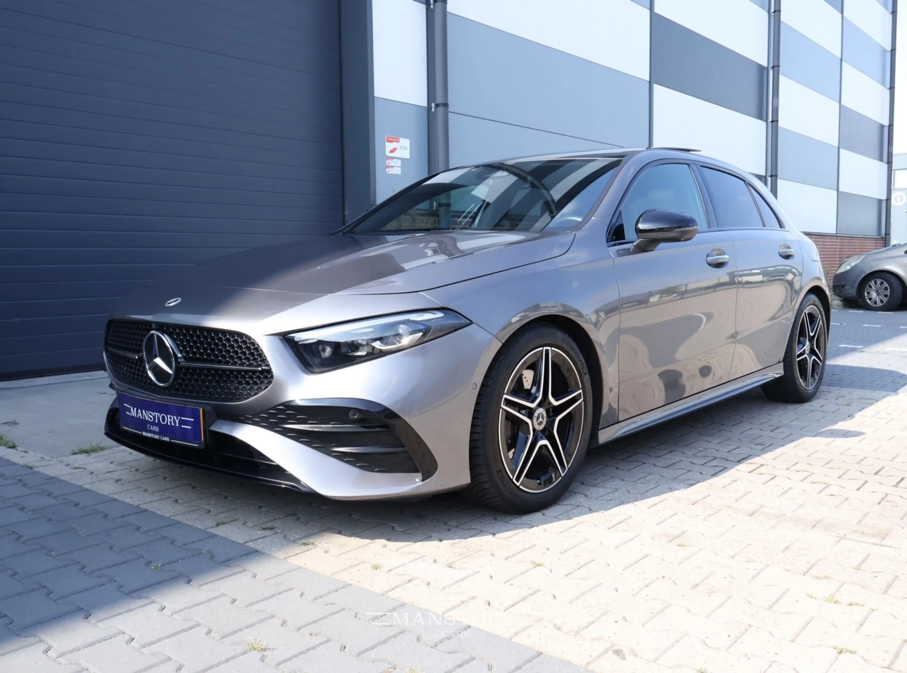 Mercedes-Benz A 220 4MATIC AMG Line — photo 11