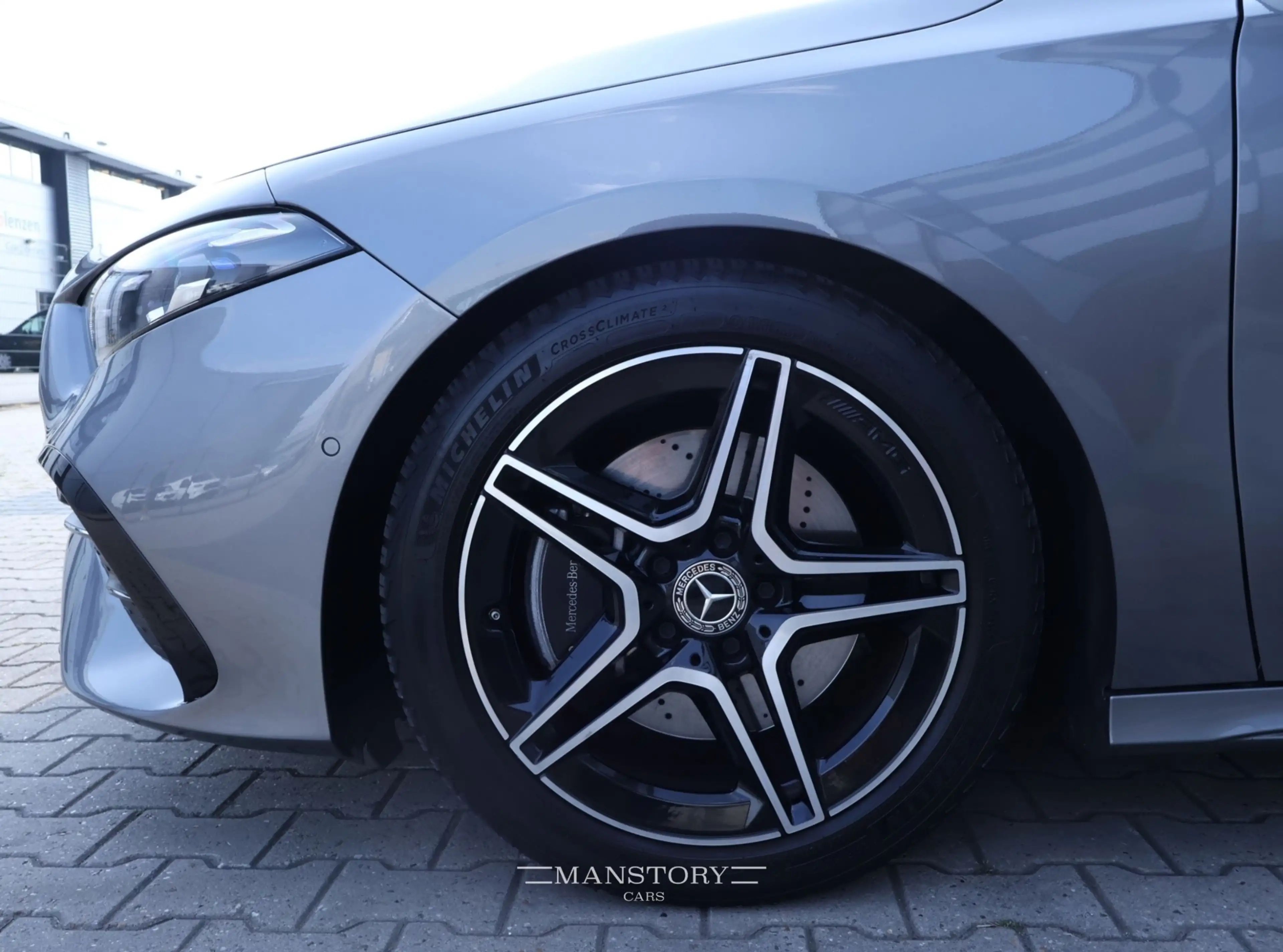 Mercedes-Benz A 220 4MATIC AMG Line — photo 15