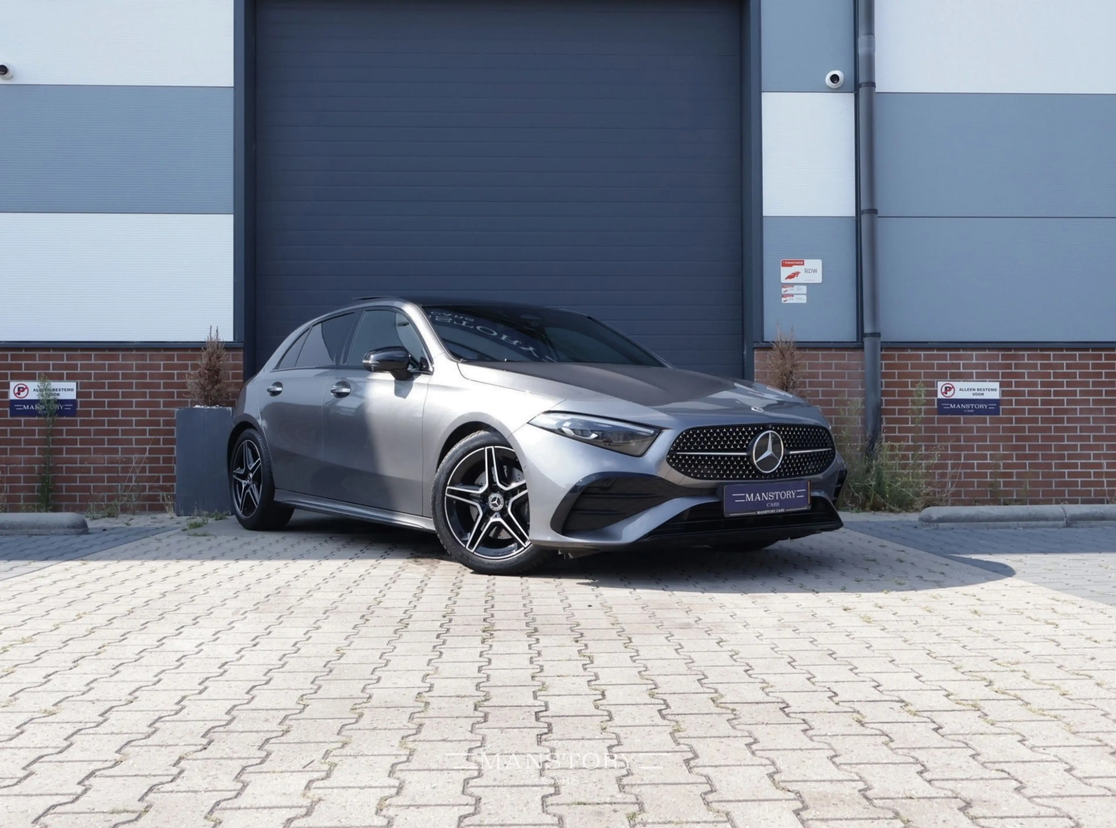 Mercedes-Benz A 220 4MATIC AMG Line
