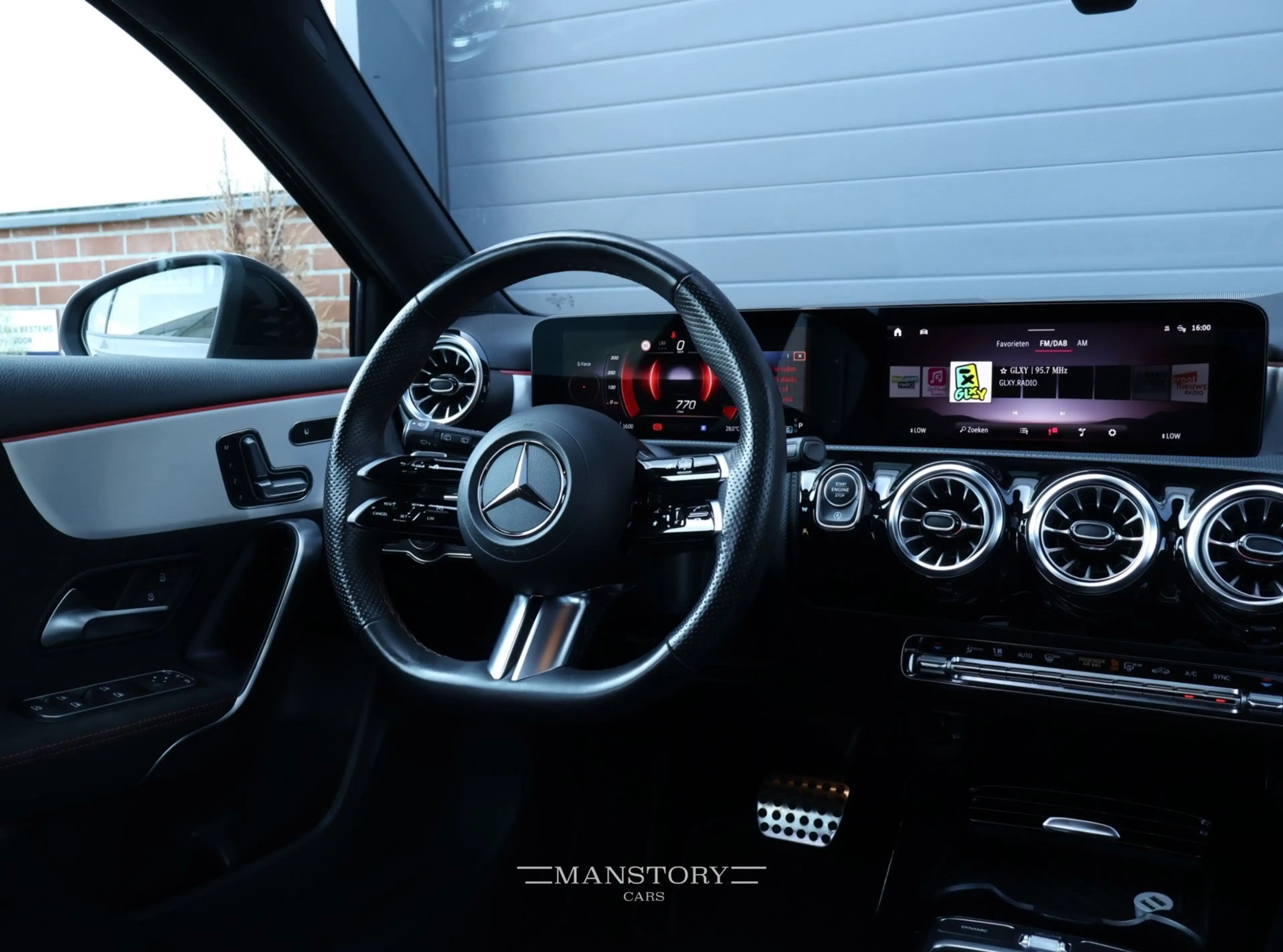 Mercedes-Benz A 220 4MATIC AMG Line — photo 8