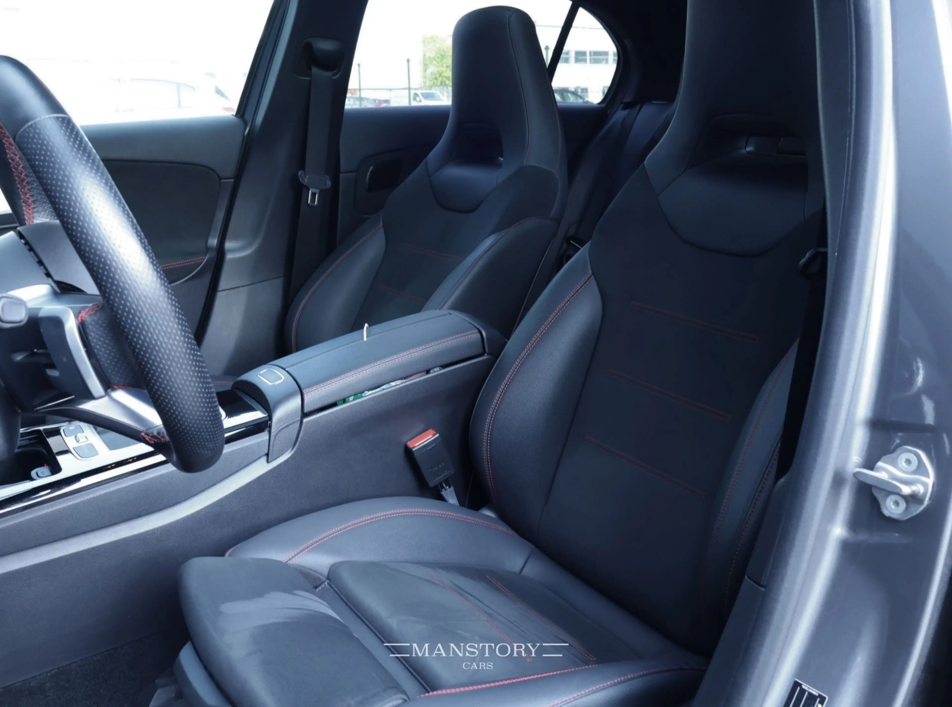 Mercedes-Benz A 220 4MATIC AMG Line — photo 6