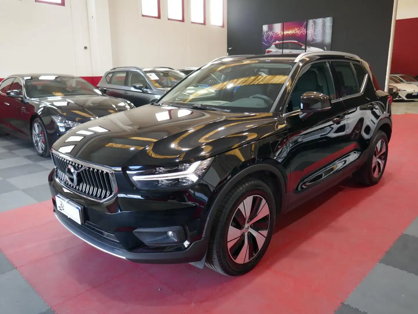 Volvo XC40 T5 Recharge Plug-in Hybrid Inscription Expression Noir - 1