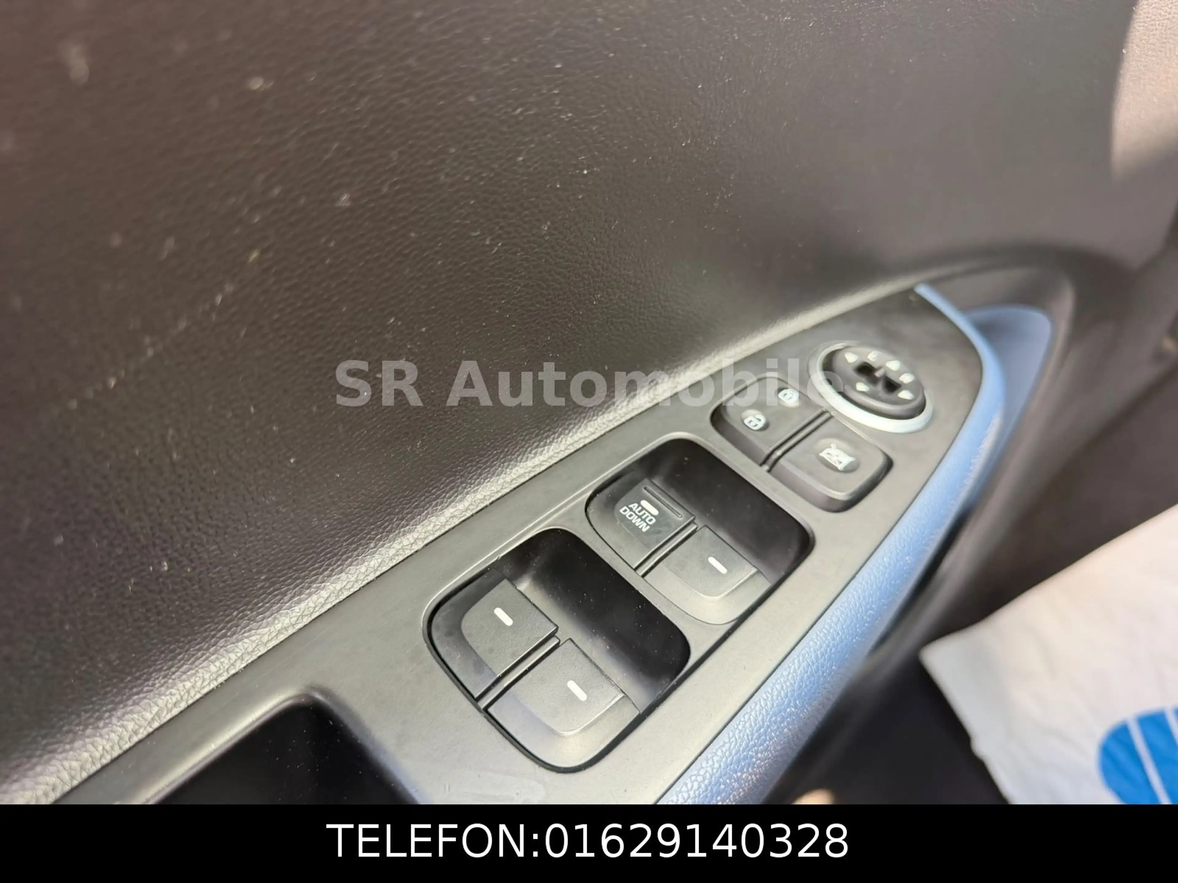 Hyundai i10 FIFA World Cup Edition*SHZ*KLIMA*MULTI* — photo 14