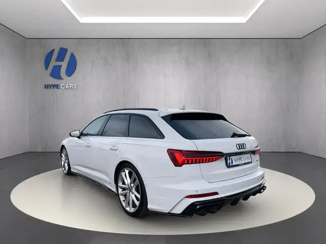 Audi A6 Avant view 5
