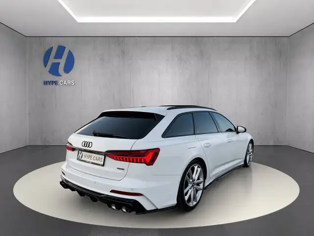 Audi A6 Avant view 4
