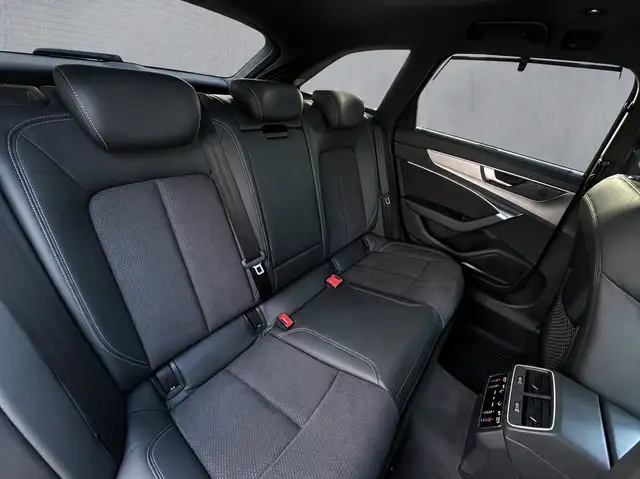 Audi A6 Avant view 13