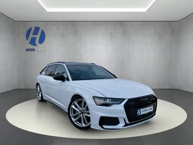 Audi A6 Avant view 3