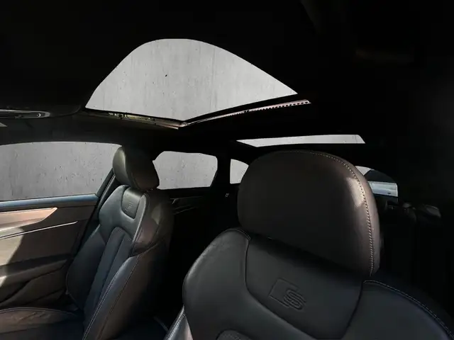 Audi A6 Avant view 11
