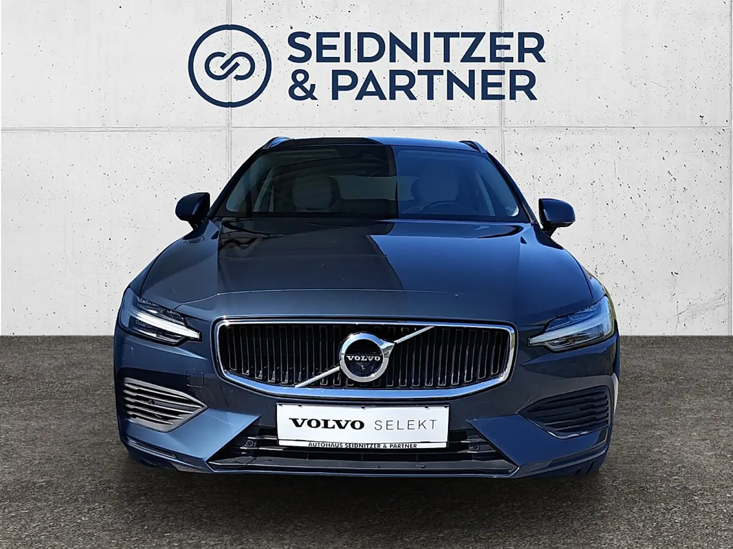 Volvo V60 T8 Twin Engine PHEV Momentum Pro Geartronic Blau - 2