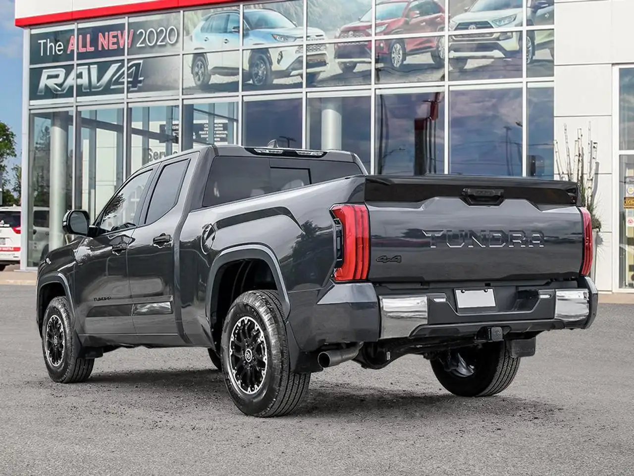 Toyota Tundra снимка Toyota Tundra