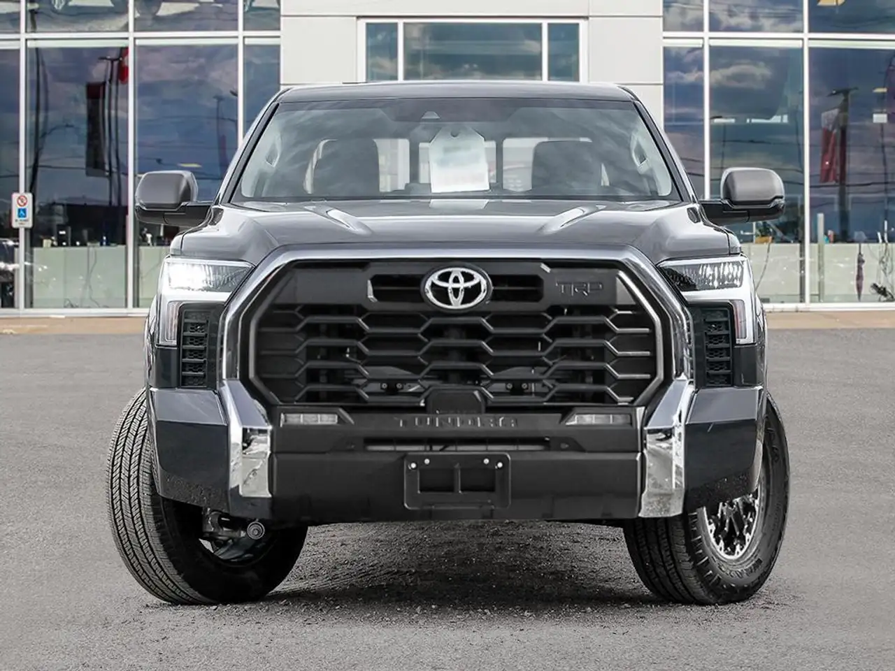 Toyota Tundra снимка Toyota Tundra