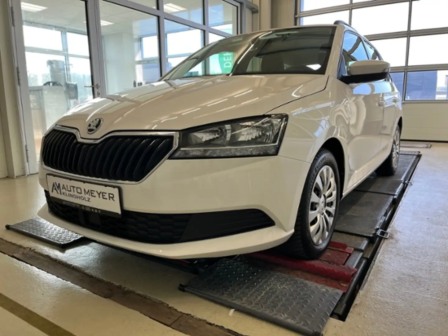 Skoda Fabia Combi Amb 1.0 TSI Navi Light Assist Smartlink+ Weiß - 2