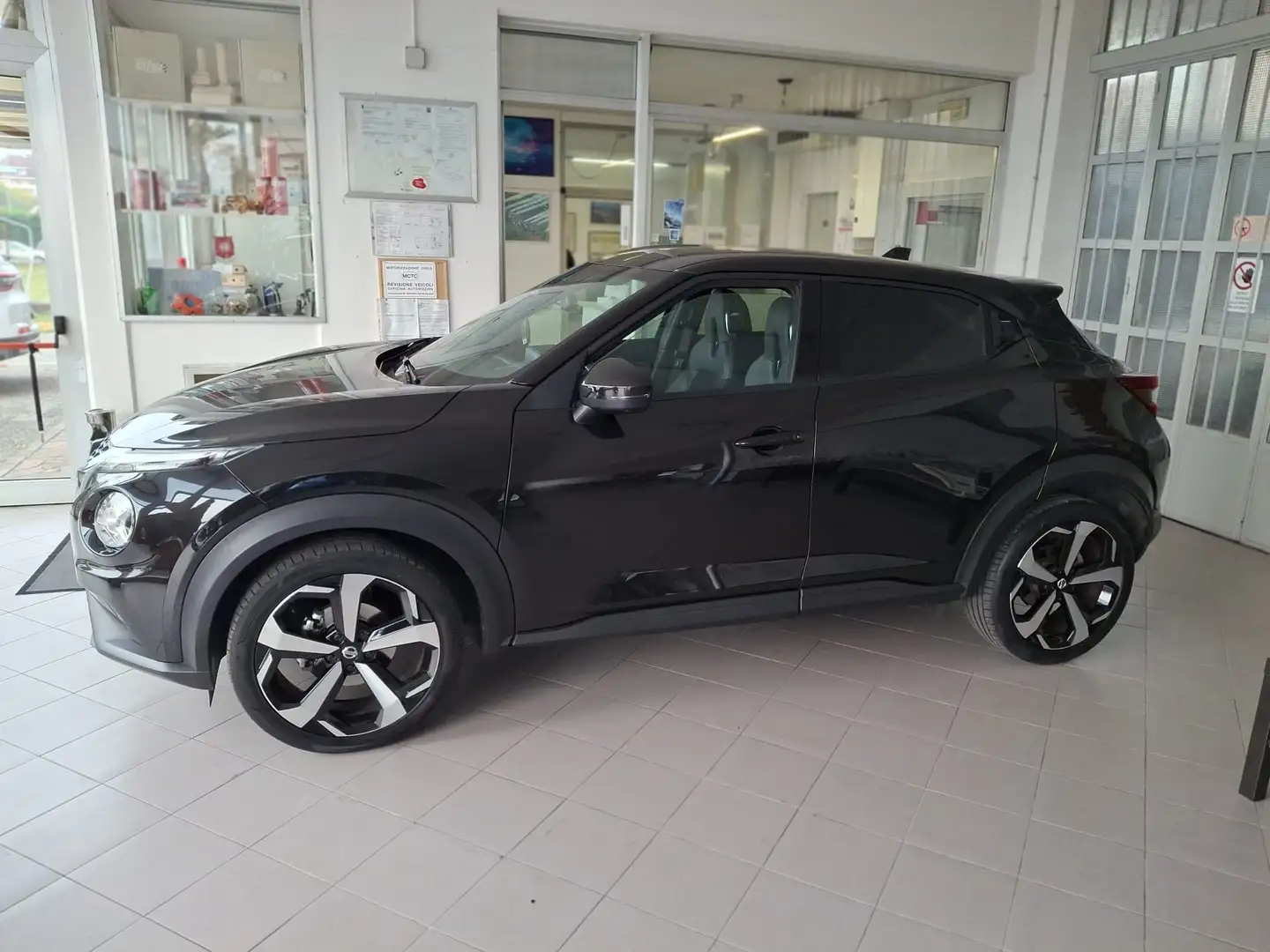 Nissan Juke Juke 1.0 dig-t Tekna 114cv dct Nero - 2