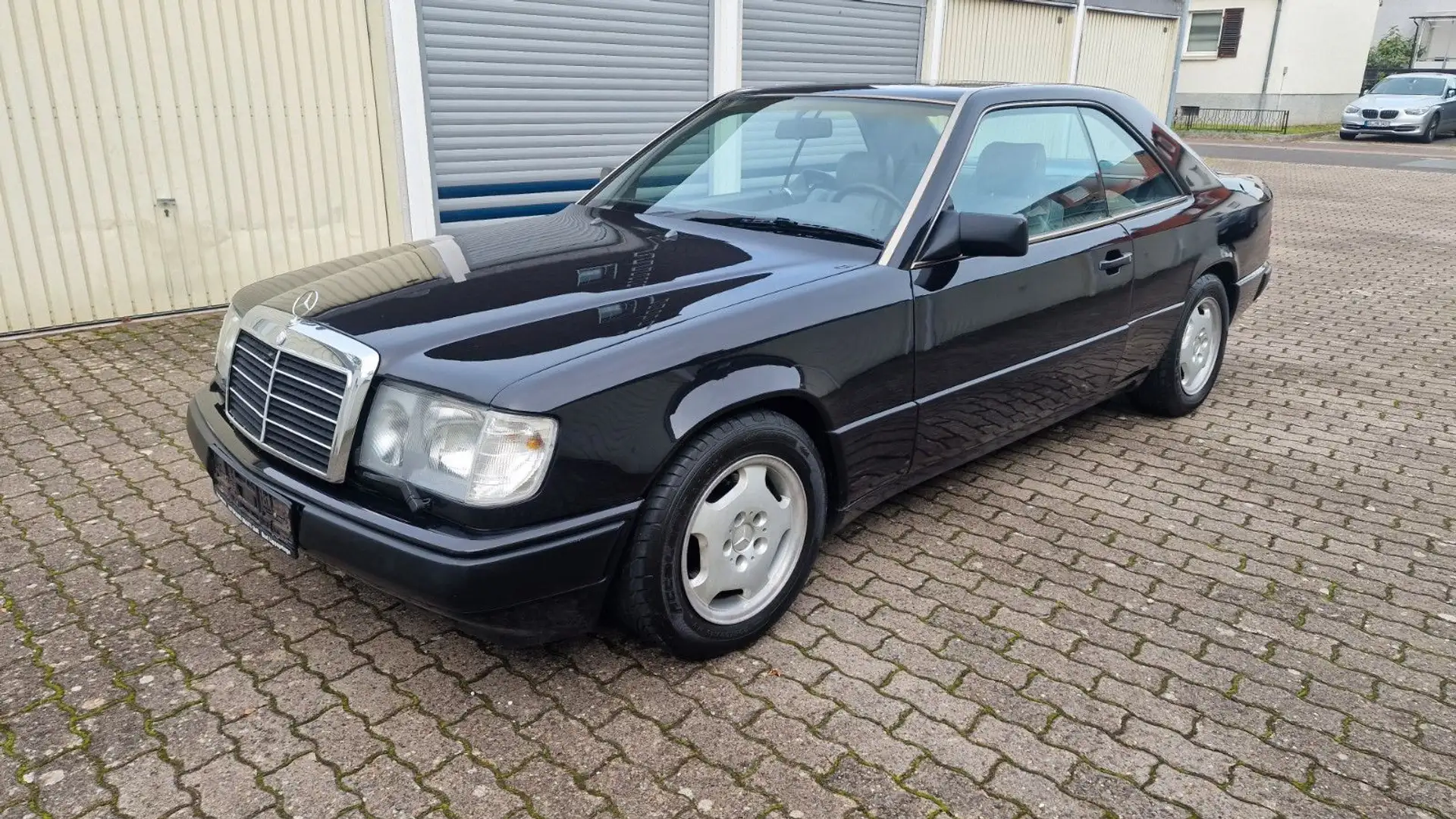 Mercedes-Benz CE 300 /KLIMA/LEDER/H ZULASSUNG/SEHR SAUBER Black - 1