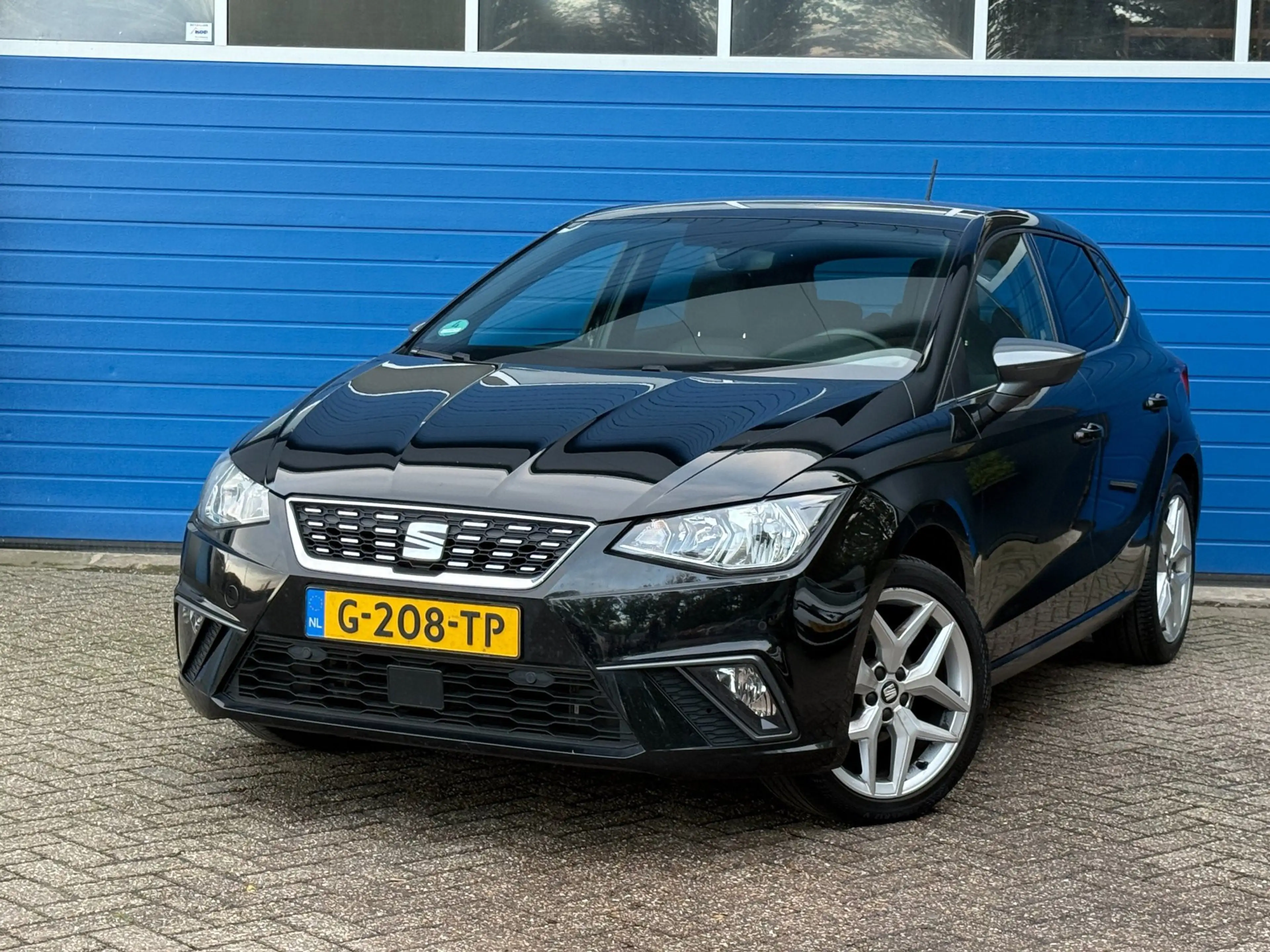 SEAT Ibiza 1.0 TSI Excellence|Navi|Climate — photo 2