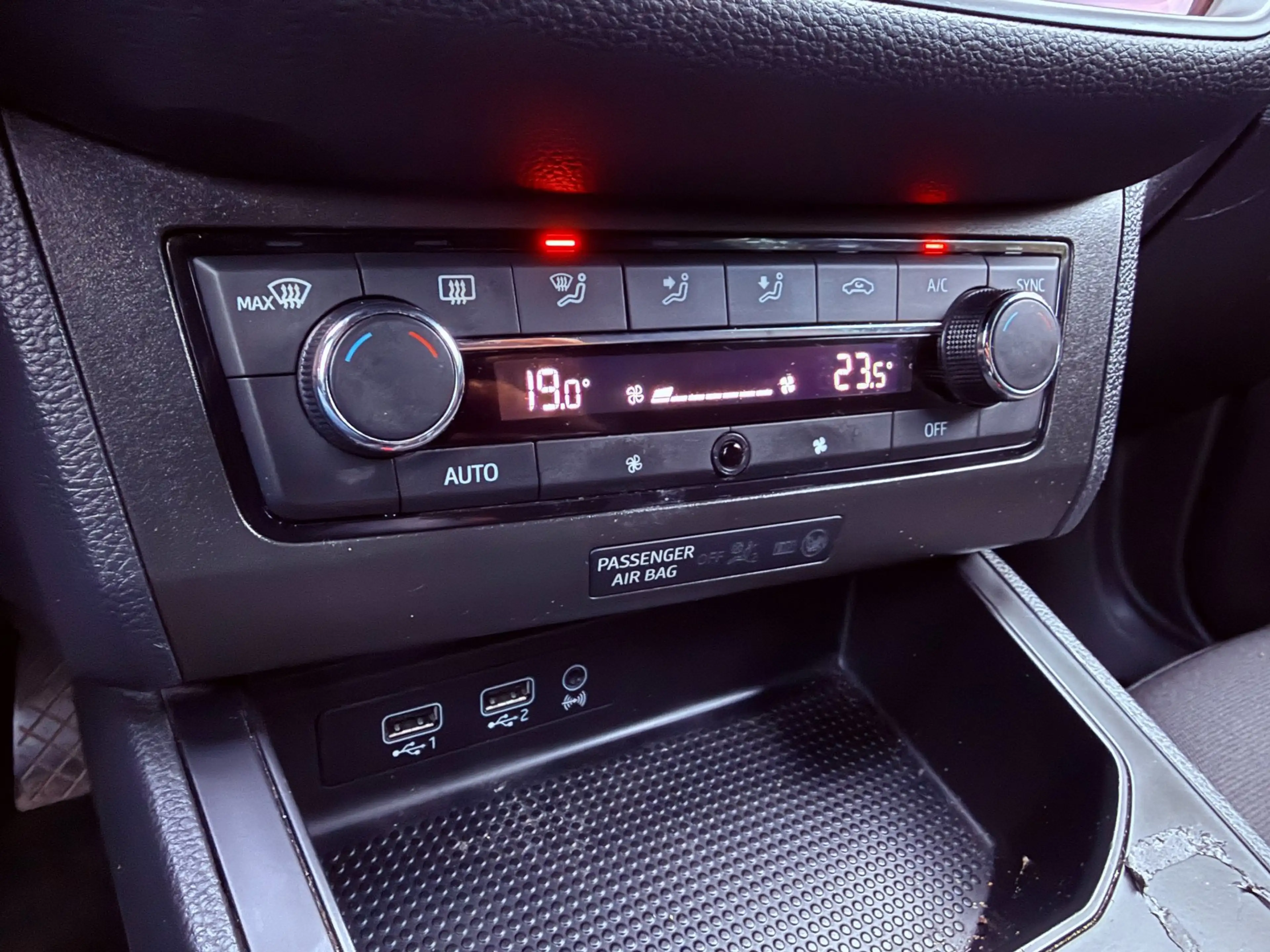 SEAT Ibiza 1.0 TSI Excellence|Navi|Climate — photo 8