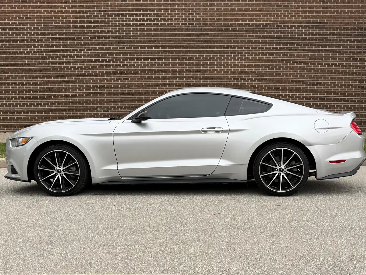 Ford Mustang снимка Ford Mustang