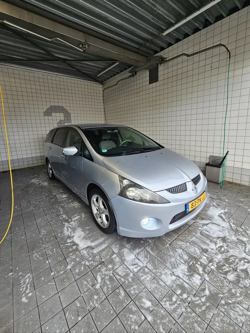 Mitsubishi Grandis 2.4-16V Intense 6p. Silber - 1