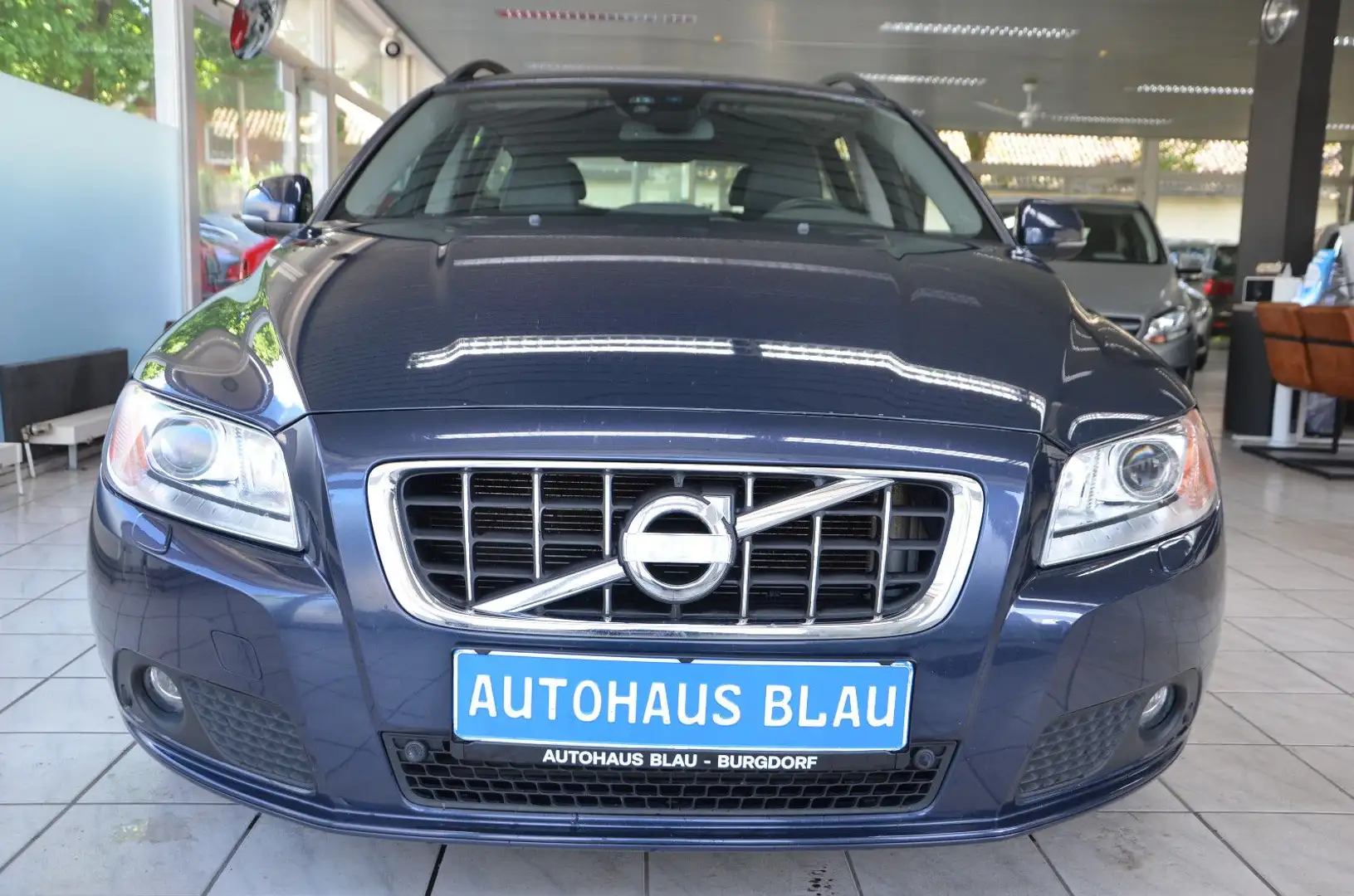 Volvo V70 D3 Kombi Momentum *AUTOMATIK*LEDER*NAVI* Blu/Azzurro - 2