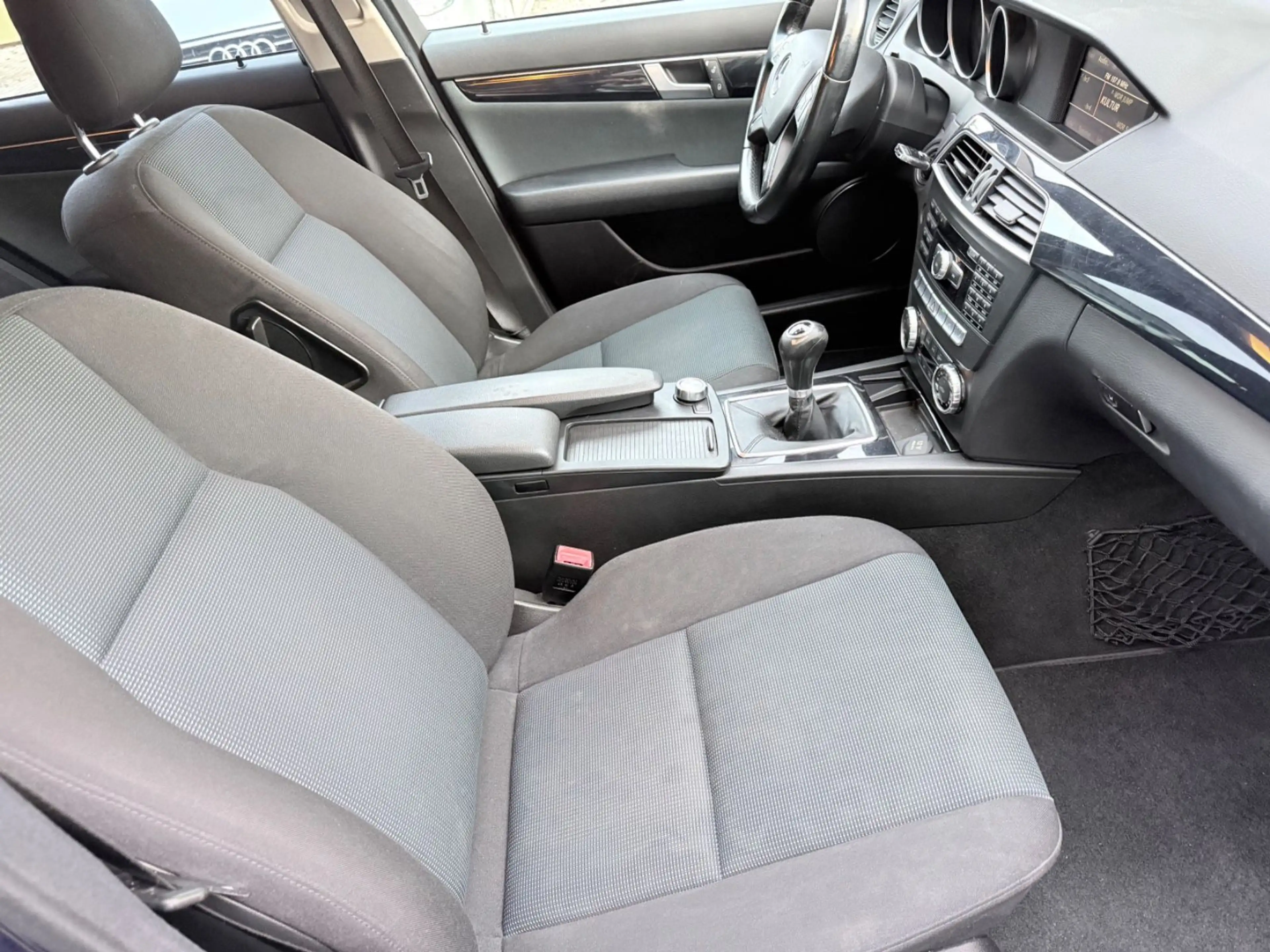 Mercedes-Benz C 220 C T-Modell C 220 CDI BlueEfficiency — photo 12