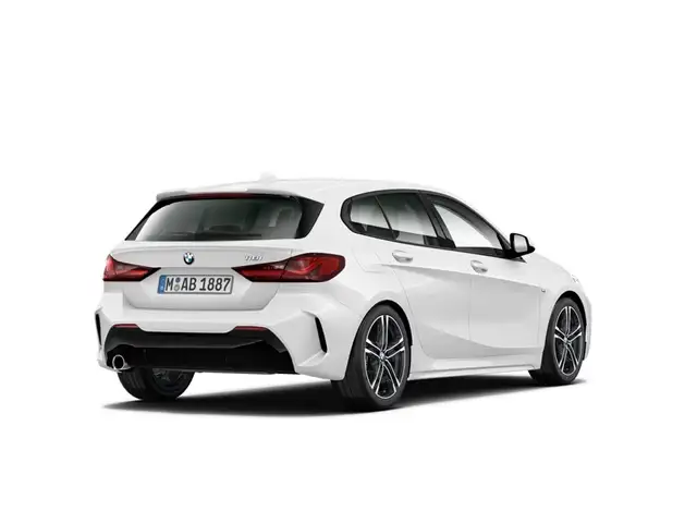 BMW 1 Series view 3