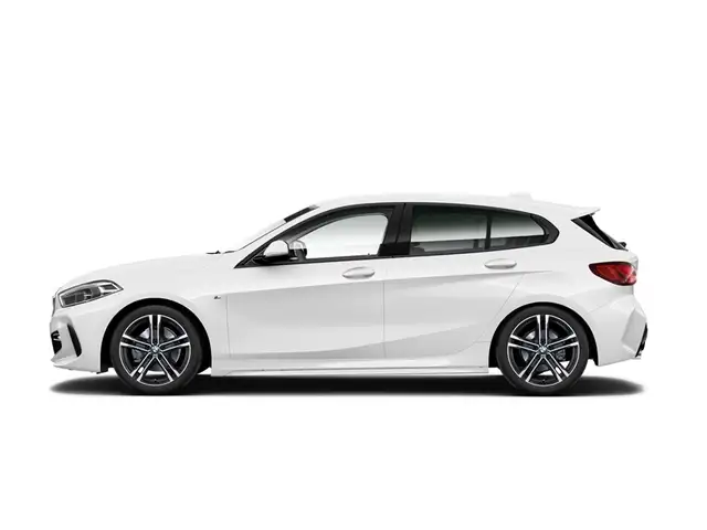 BMW 1 Series view 2