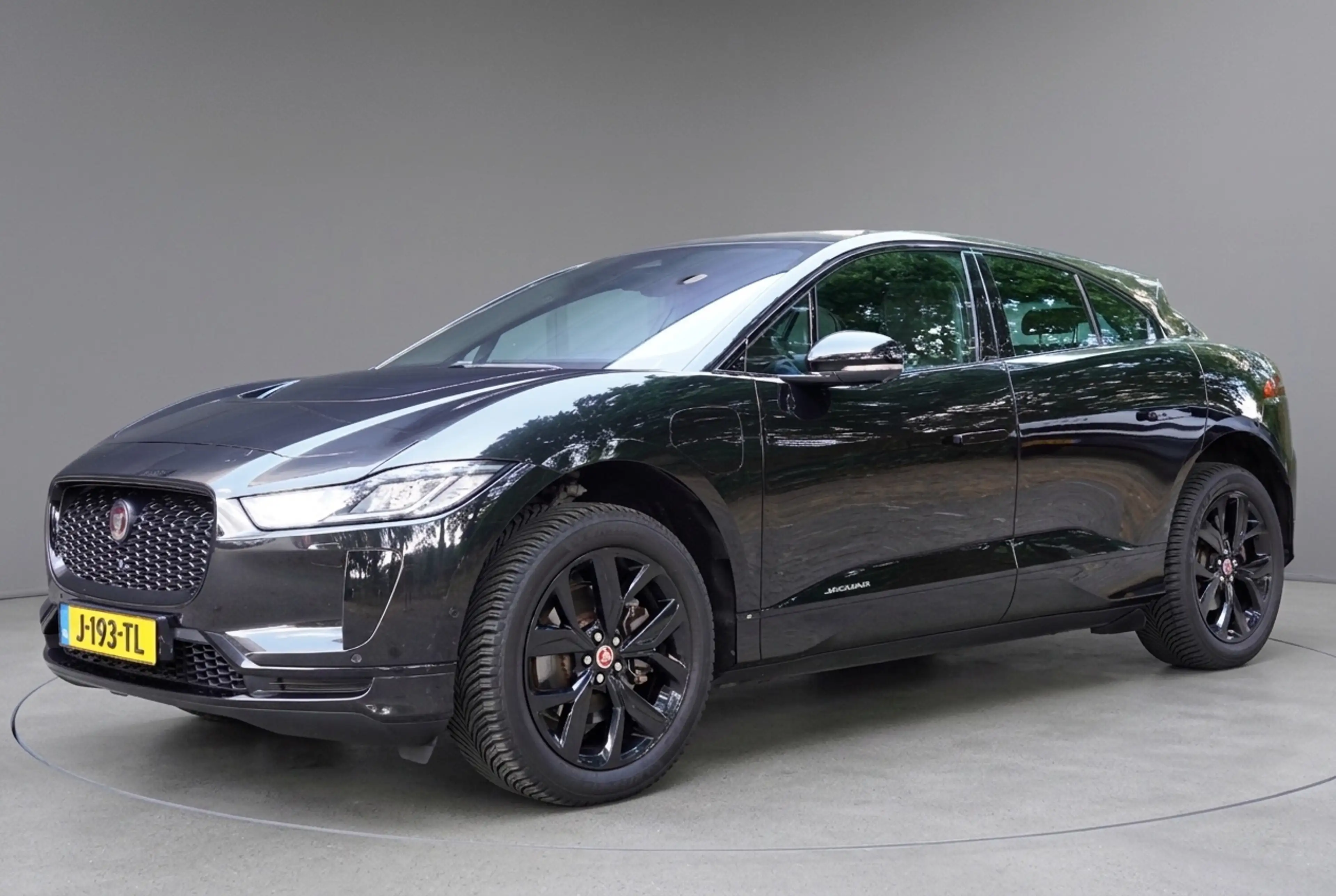 Jaguar I-Pace EV320 S Business Pack 90 kWh / New battery 30k / S — photo 13