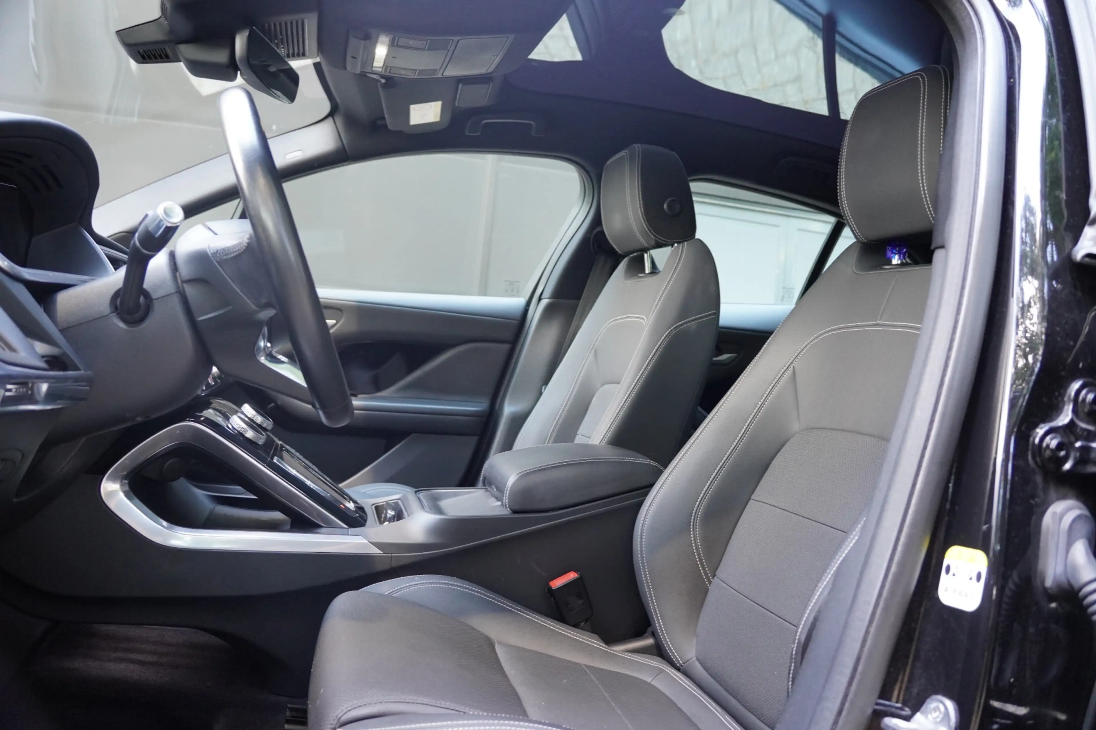 Jaguar I-Pace EV320 S Business Pack 90 kWh / New battery 30k / S — photo 9