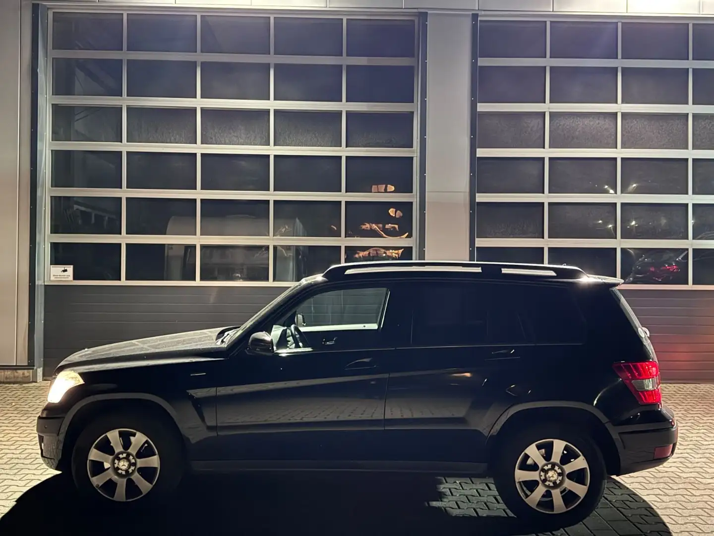 Mercedes-Benz GLK 220 CDI BlueEfficiency*SCHALTER*SHZ*ALU* Schwarz - 2