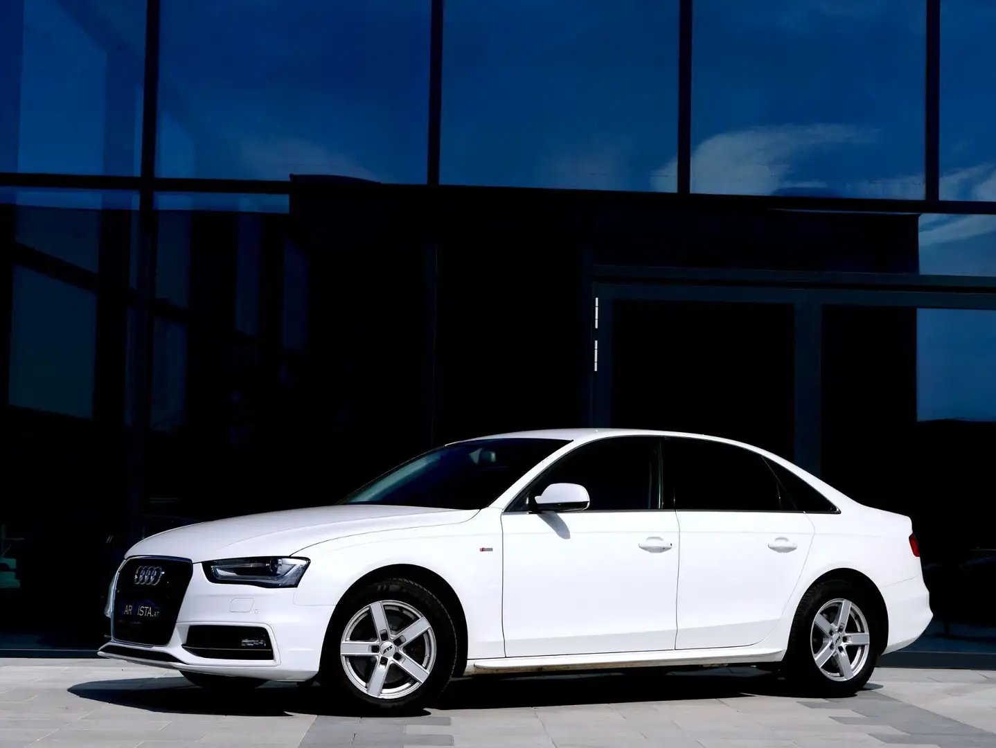Audi A4 2.0 TDI S-LINE Weiß - 1