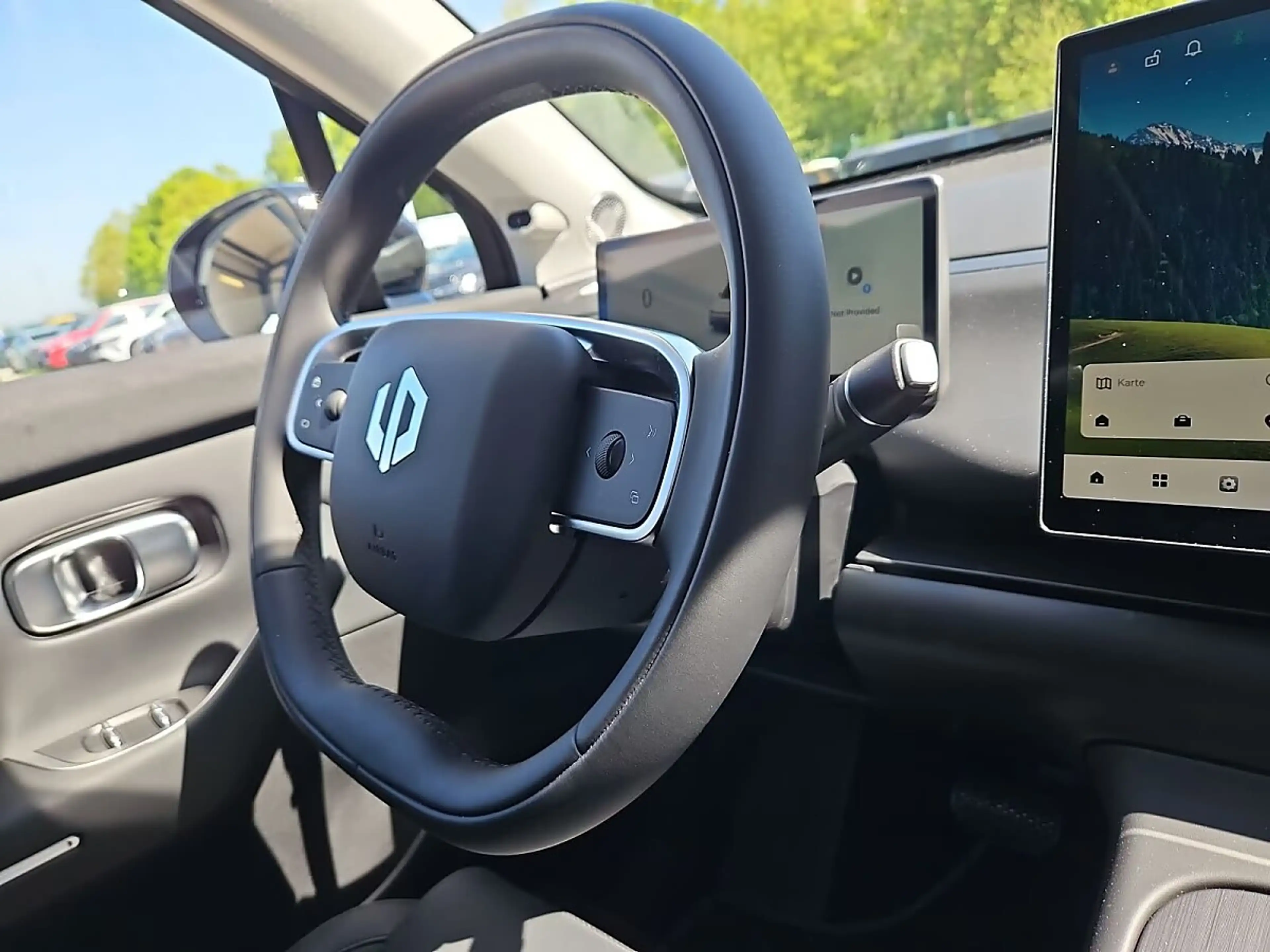 Leapmotor C10 REEV 28,4kWh Design — photo 12
