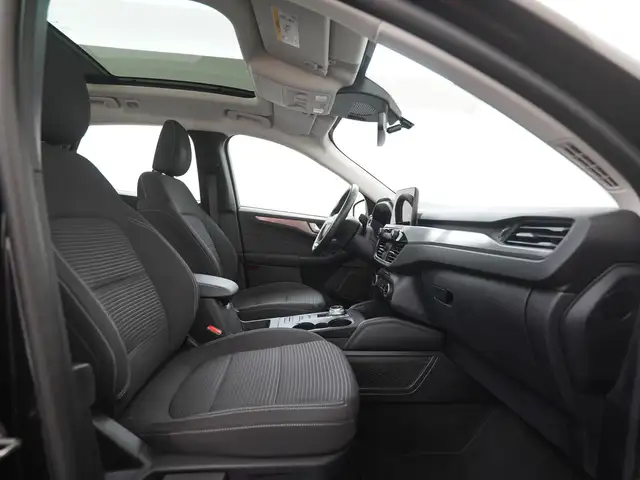 Ford Kuga view 3