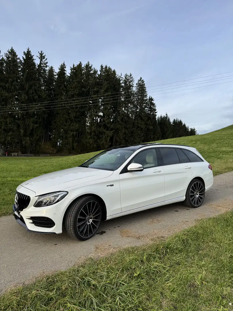 Mercedes-Benz C 400 4Matic T 7G-TRONIC AMG Line - 2